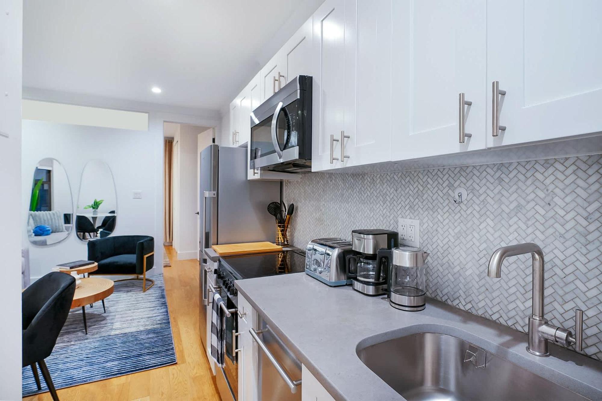 1290-8 New Renovated 2 Bedrooms In Ues