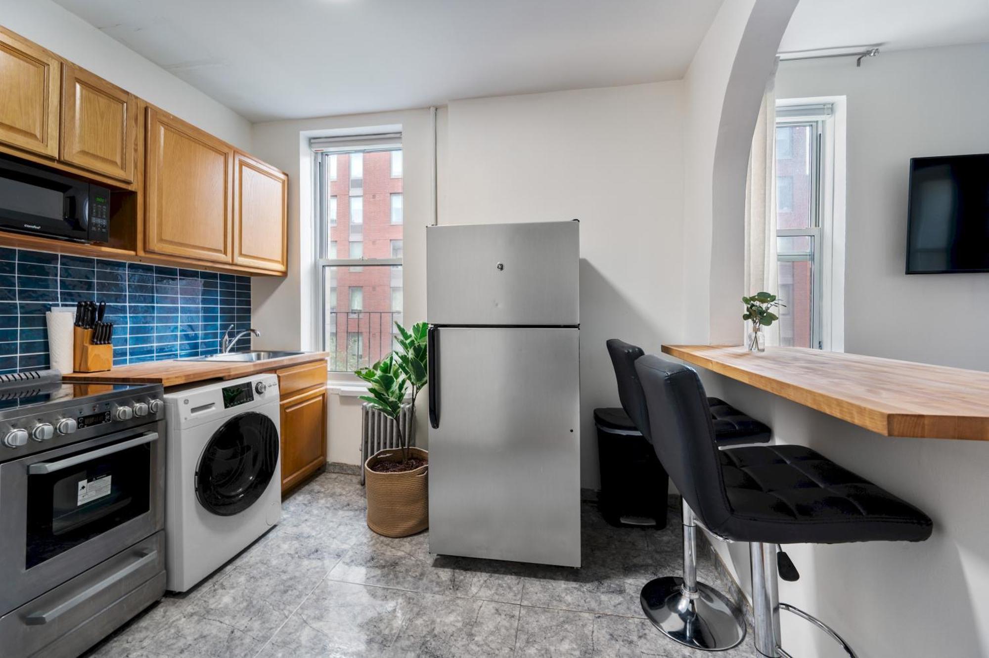 Spacious 2br On The Upper East Side Steps From Park * New York