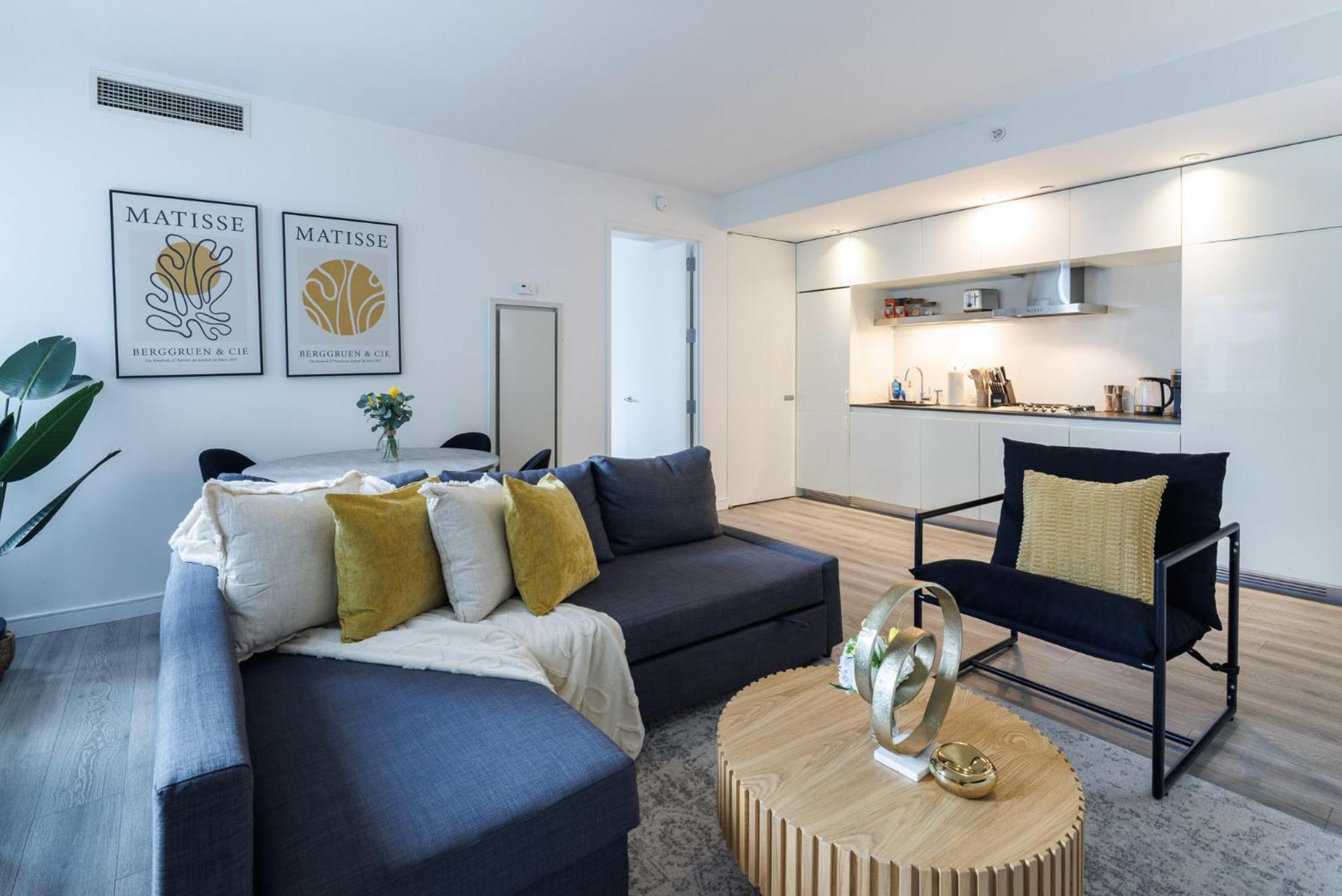 Stylish Nyc Haven Steps To Broadway & Dining Apartment