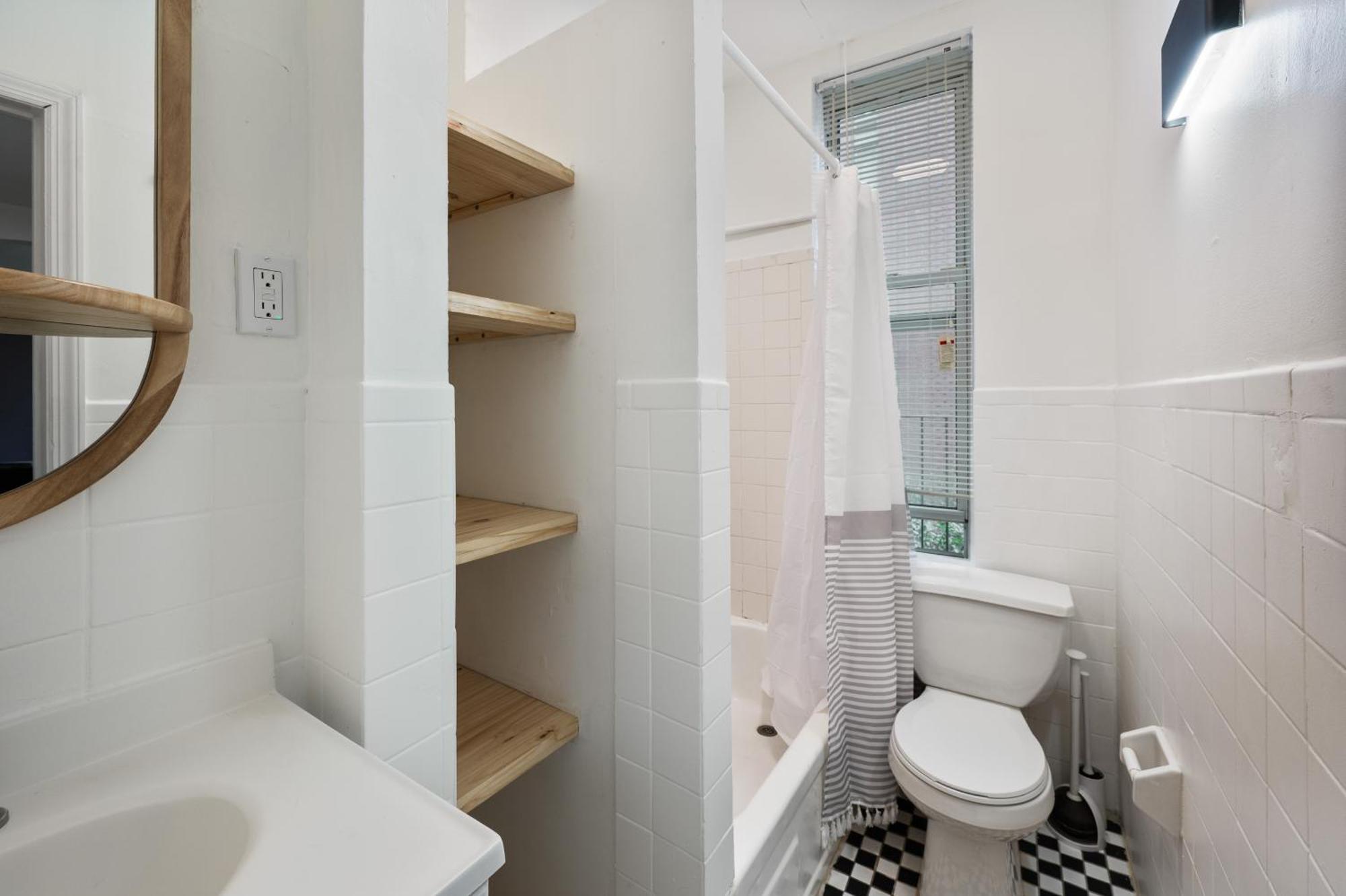 Spacious 2br On The Upper East Side Steps From Park Apartment New York