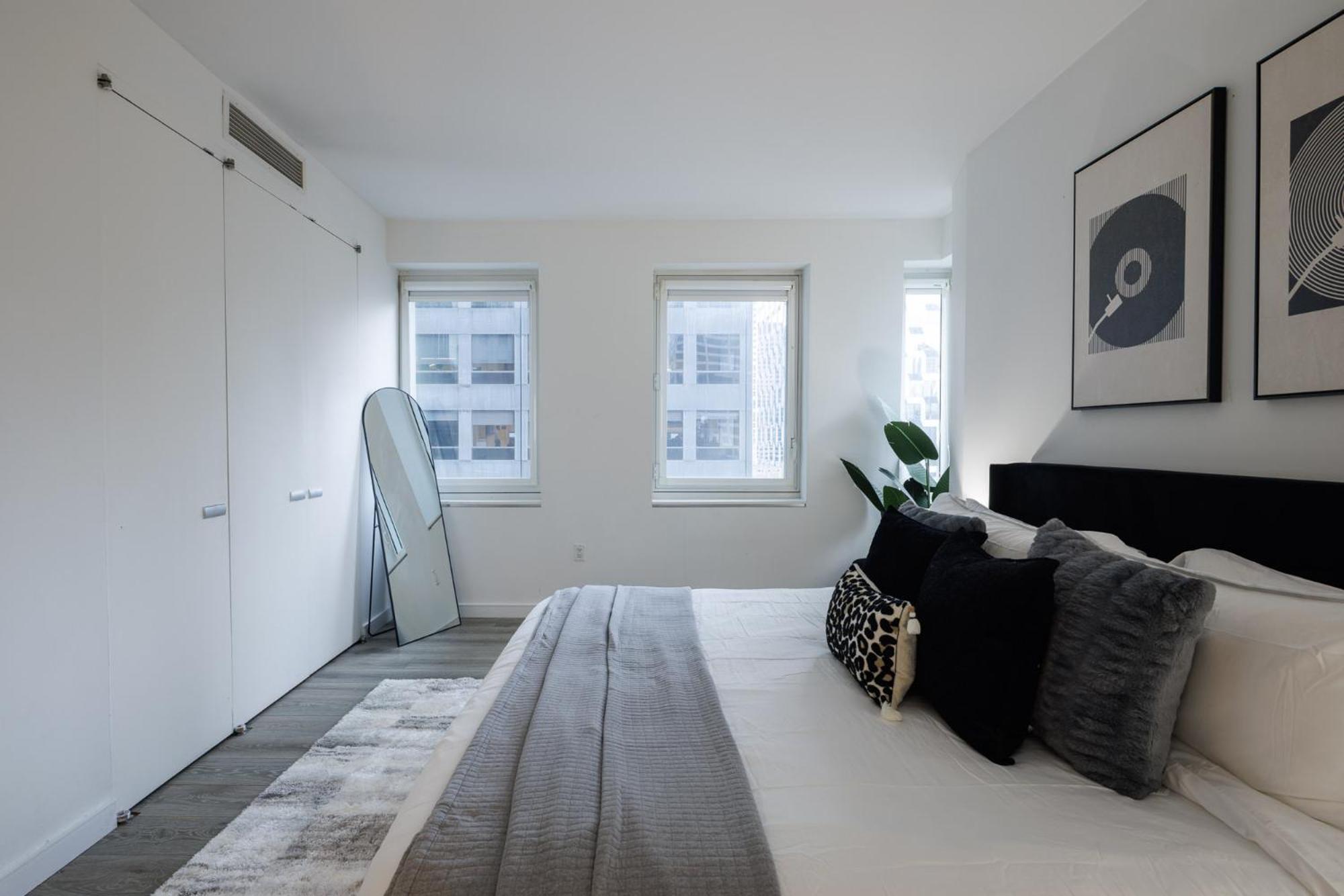 Stylish Nyc Haven Steps To Broadway & Dining Apartment *