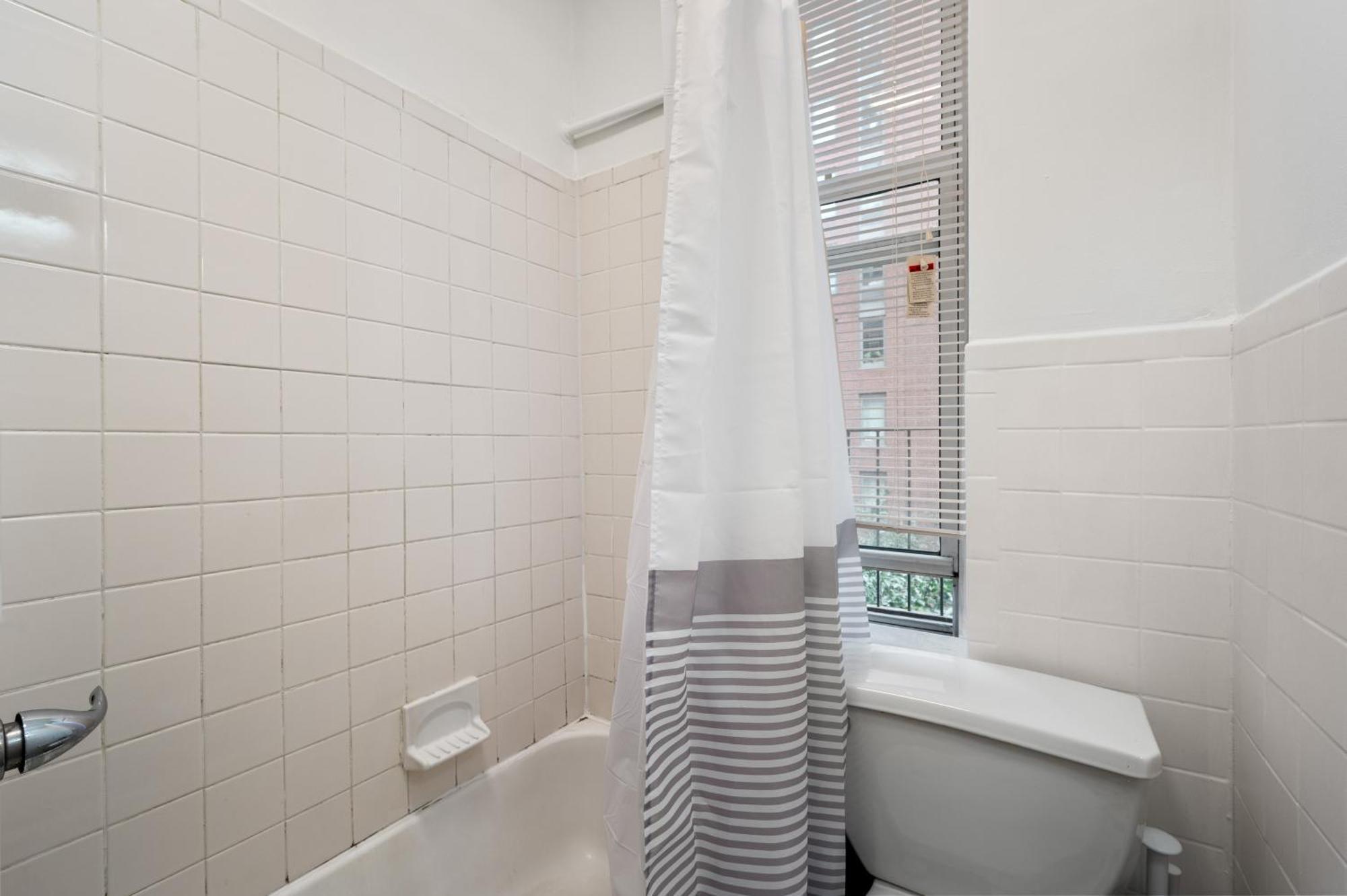 Apartment Spacious 2br On The Upper East Side Steps From Park