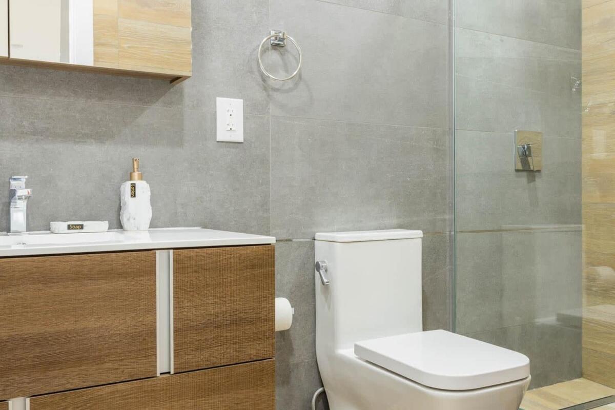 Apartment 1597-13 I Brand New Prime Upper East W&d