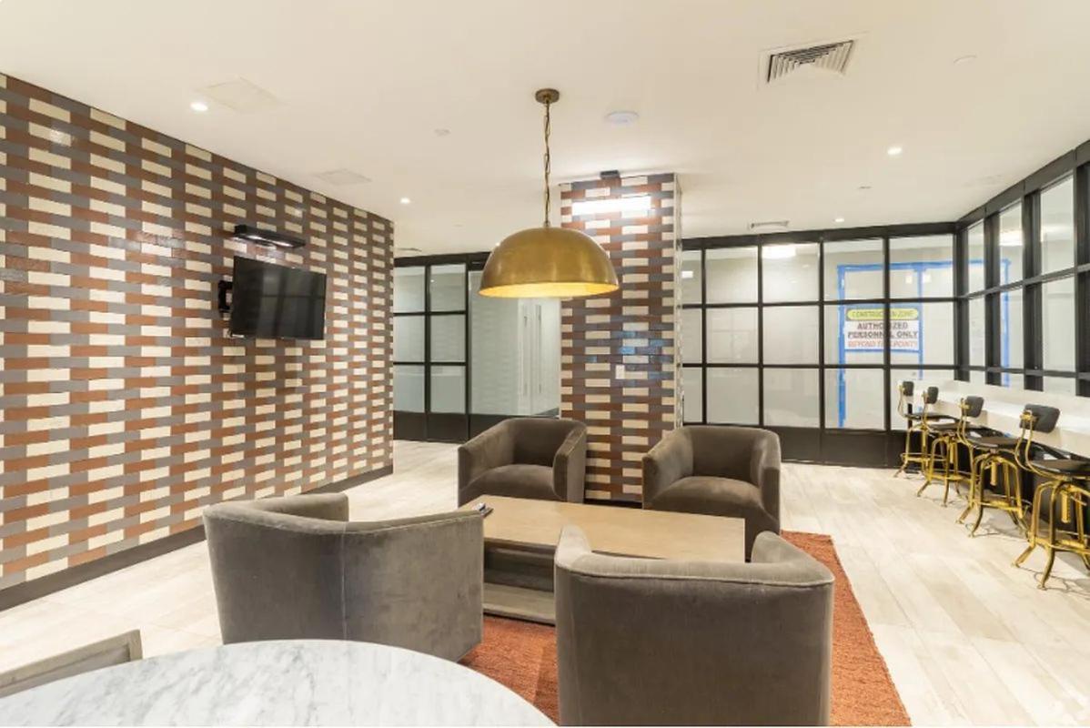 Queens Jewel Luxury And Comfort Combined Apartment New York