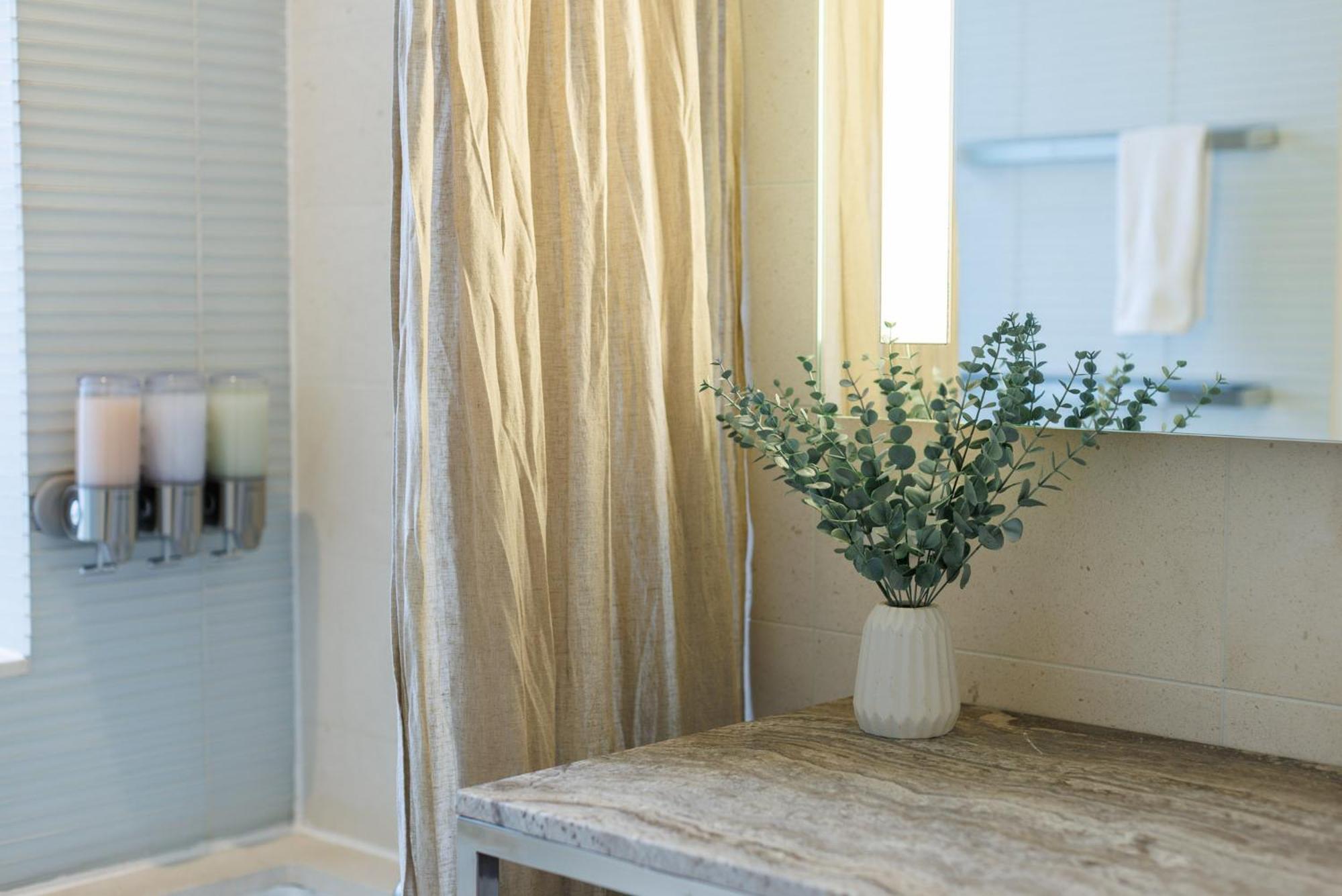 Stylish Nyc Haven Steps To Broadway & Dining