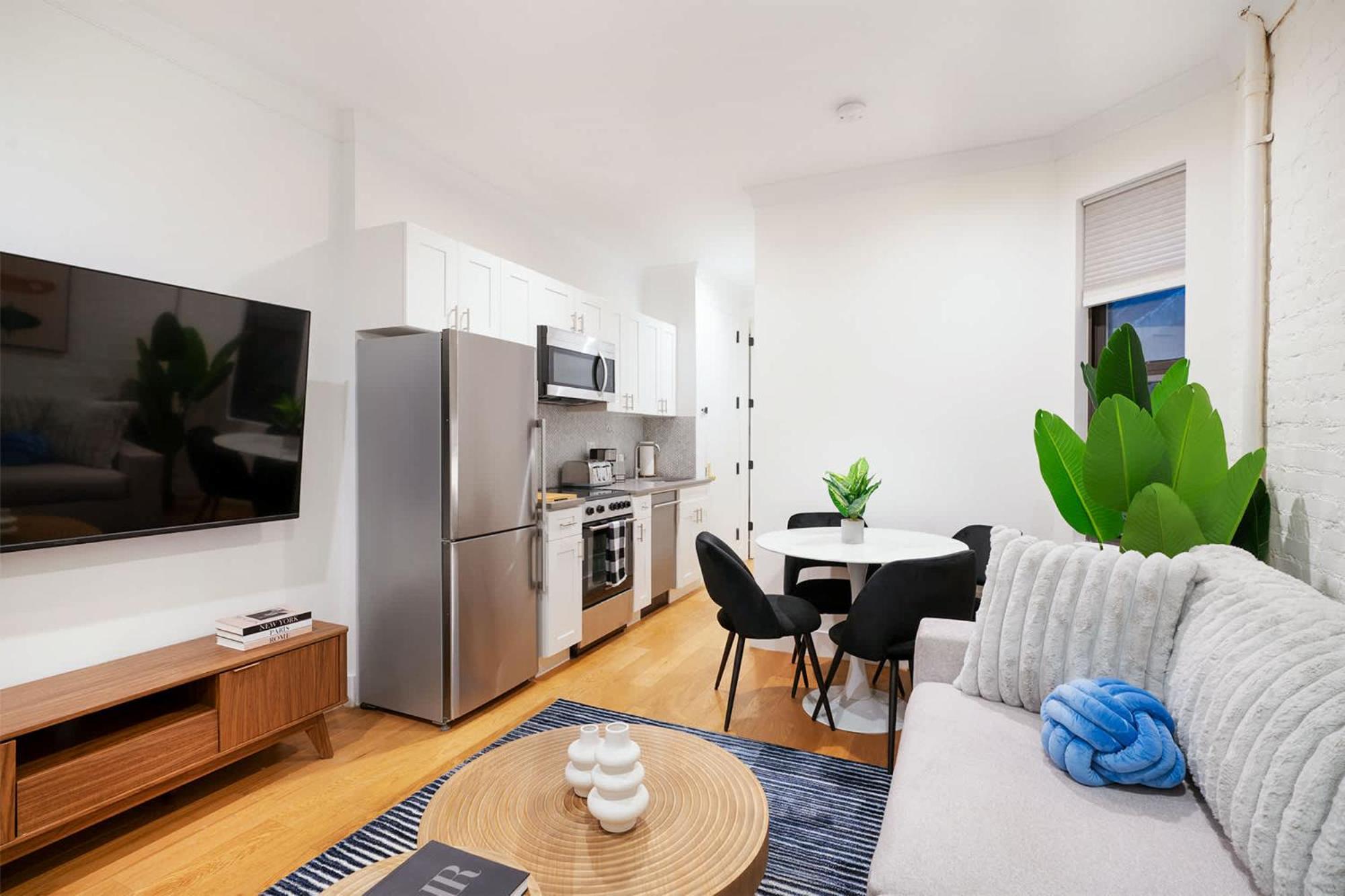 1290-8 New Renovated 2 Bedrooms In Ues Apartment
