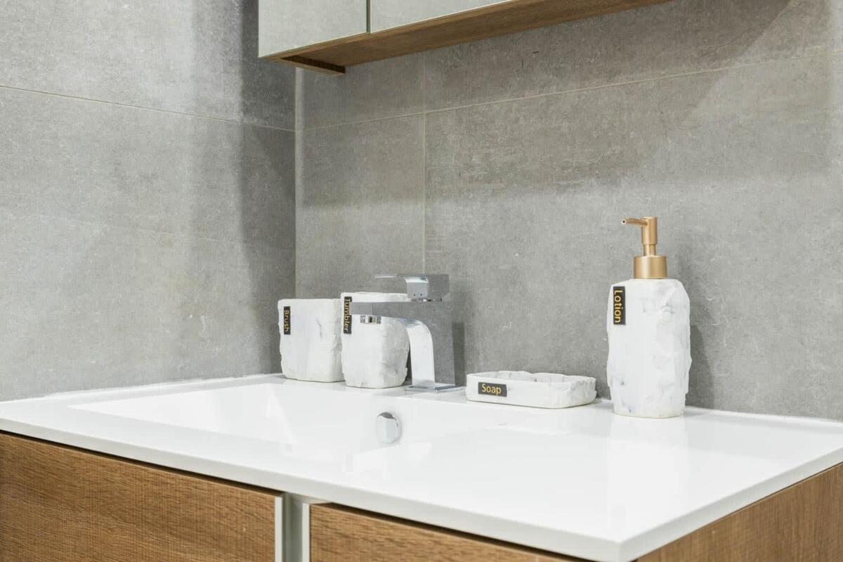 1597-13 I Brand New Prime Upper East W&d Apartment New York