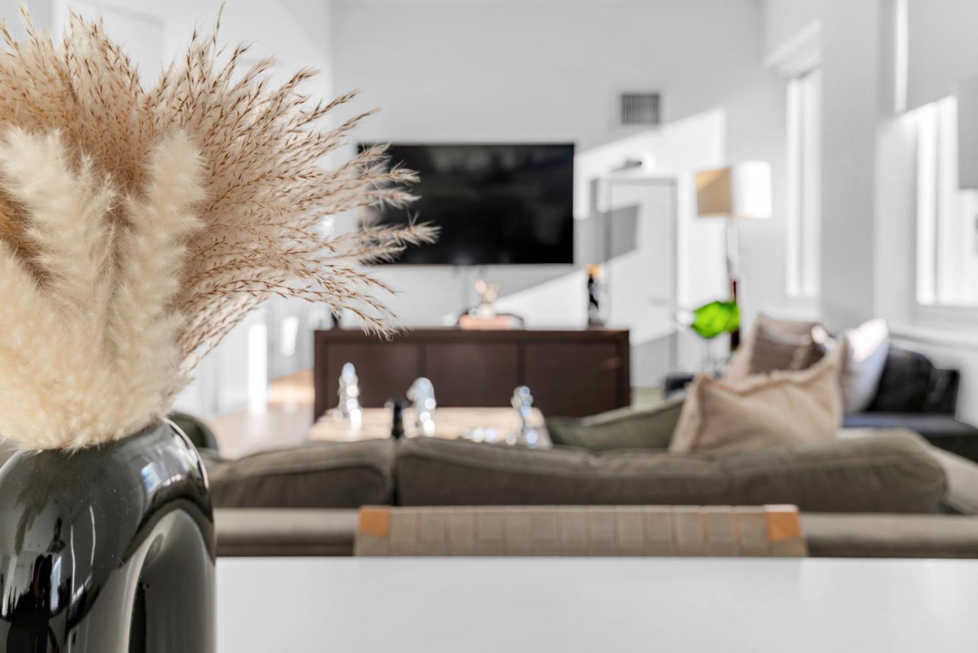 Apartment Lavish Two-story Retreat In The Heart Of Manhattan New York