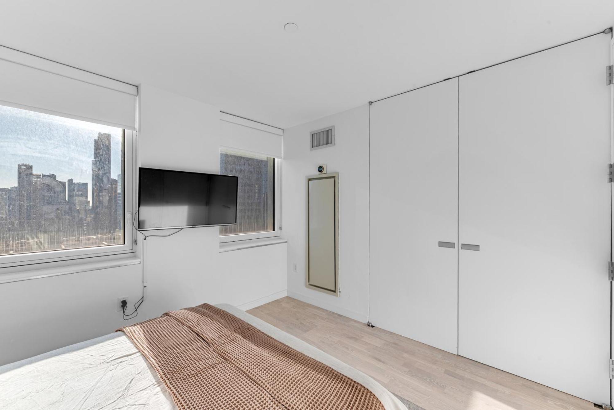 Lavish Two-story Retreat In The Heart Of Manhattan Apartment