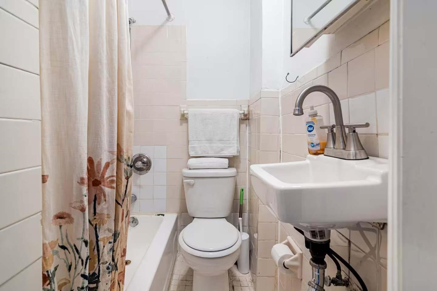 89-2r 1br Upper East Side New York