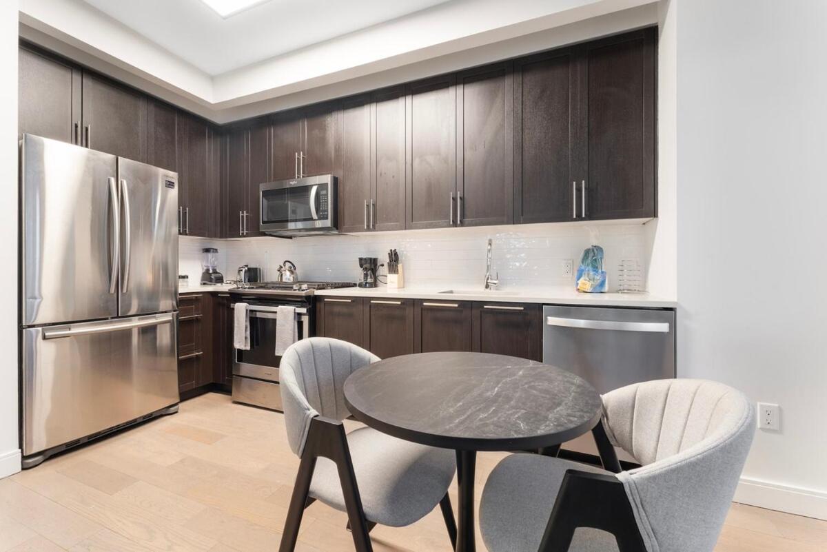 Queens Jewel Luxury And Comfort Combined New York