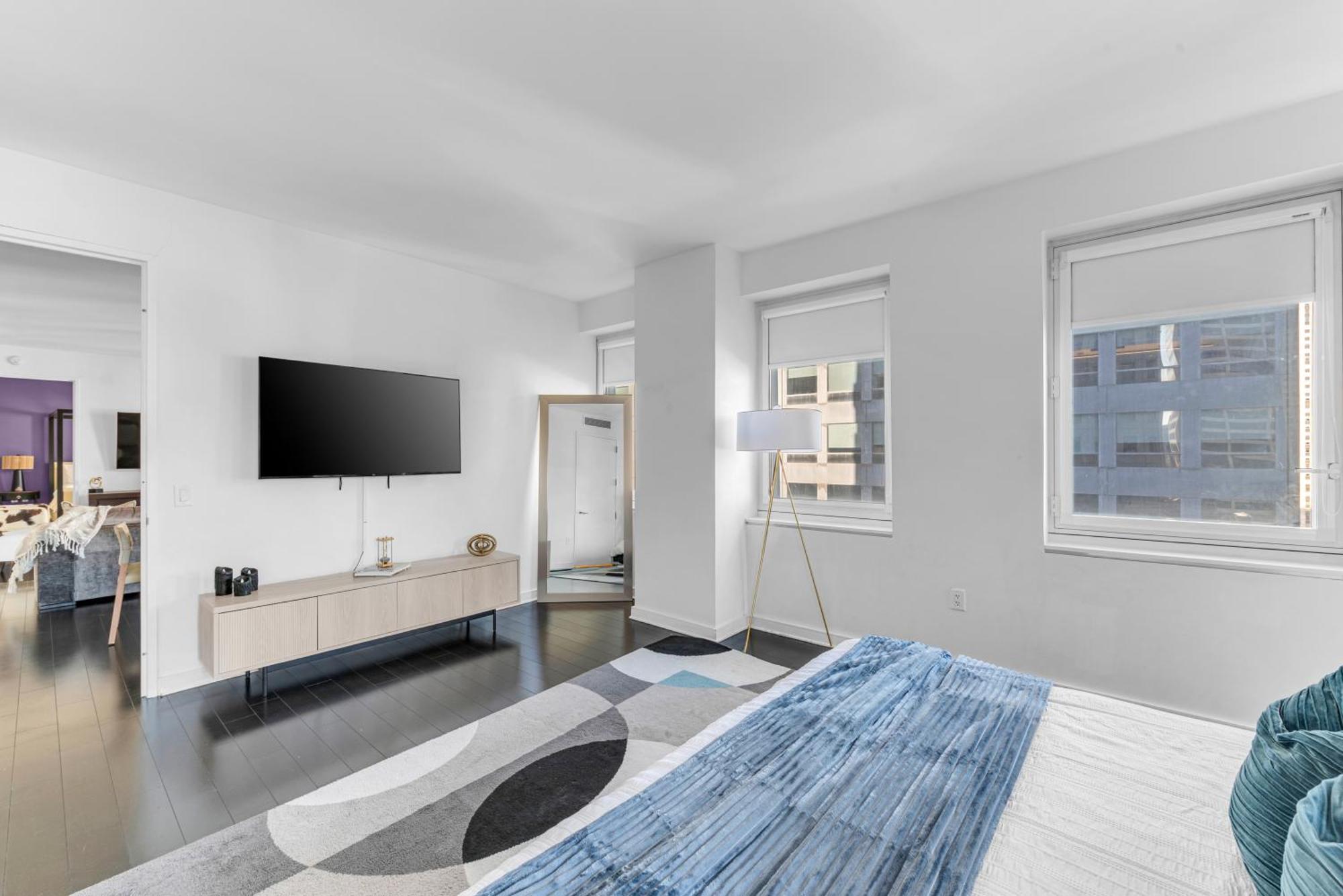 Elegant Midtown Retreat, Views, Steps To Times Square Apartment