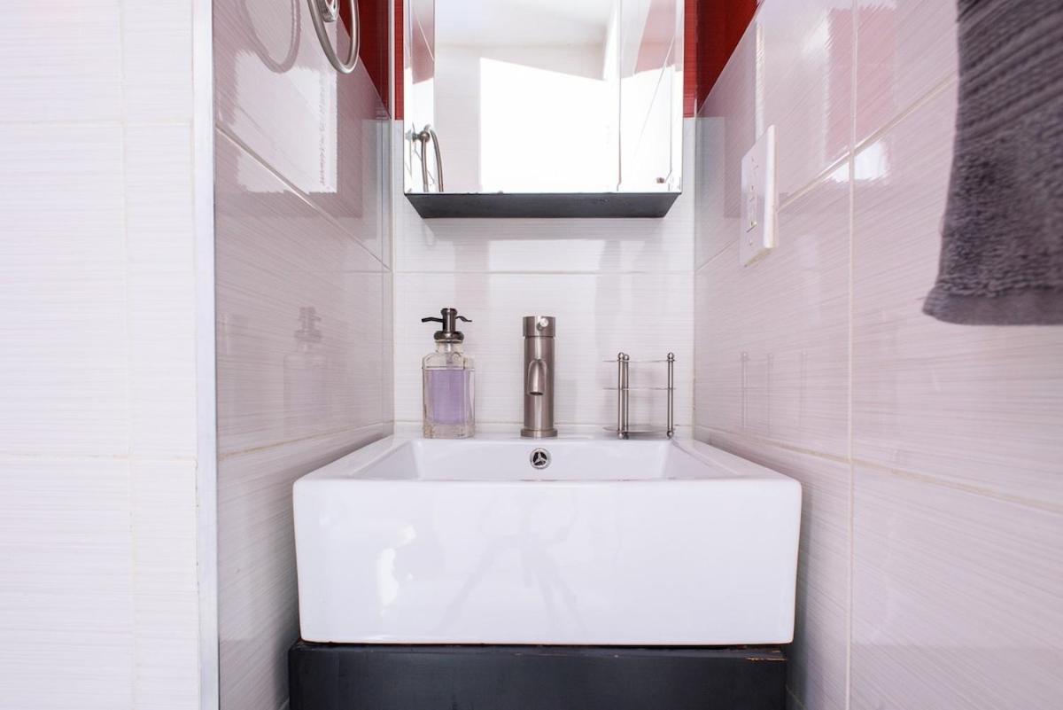 24-16 Gramercy W D Gramercy