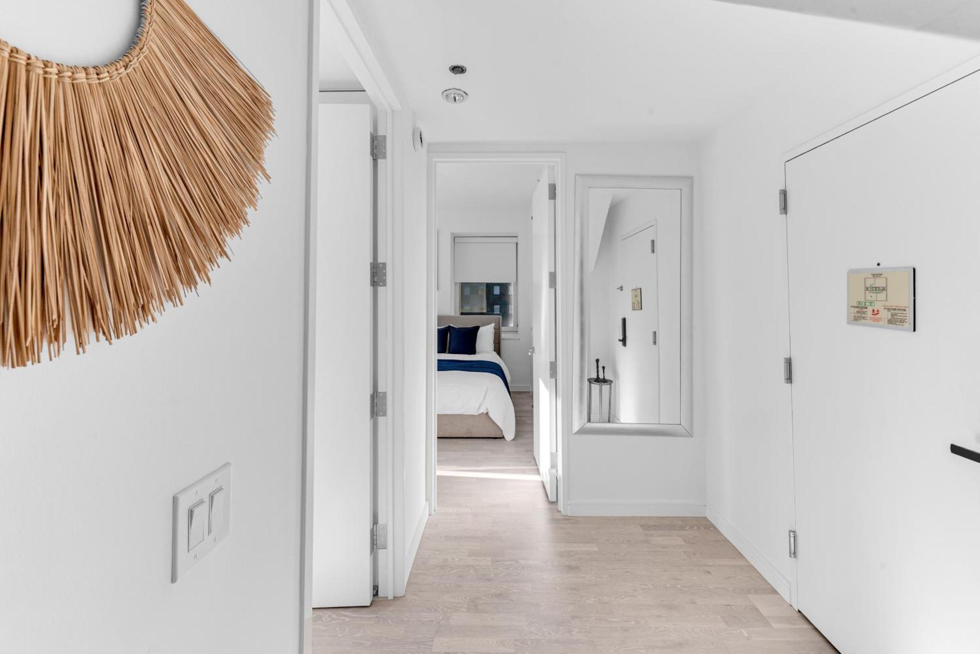 Apartment Lavish Two-story Retreat In The Heart Of Manhattan New York