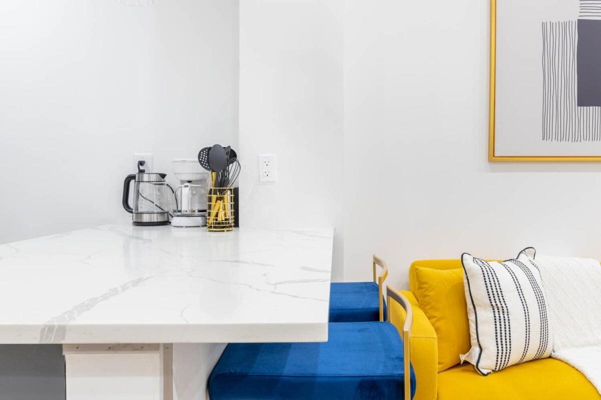 1597-13 I Brand New Prime Upper East W&d New York