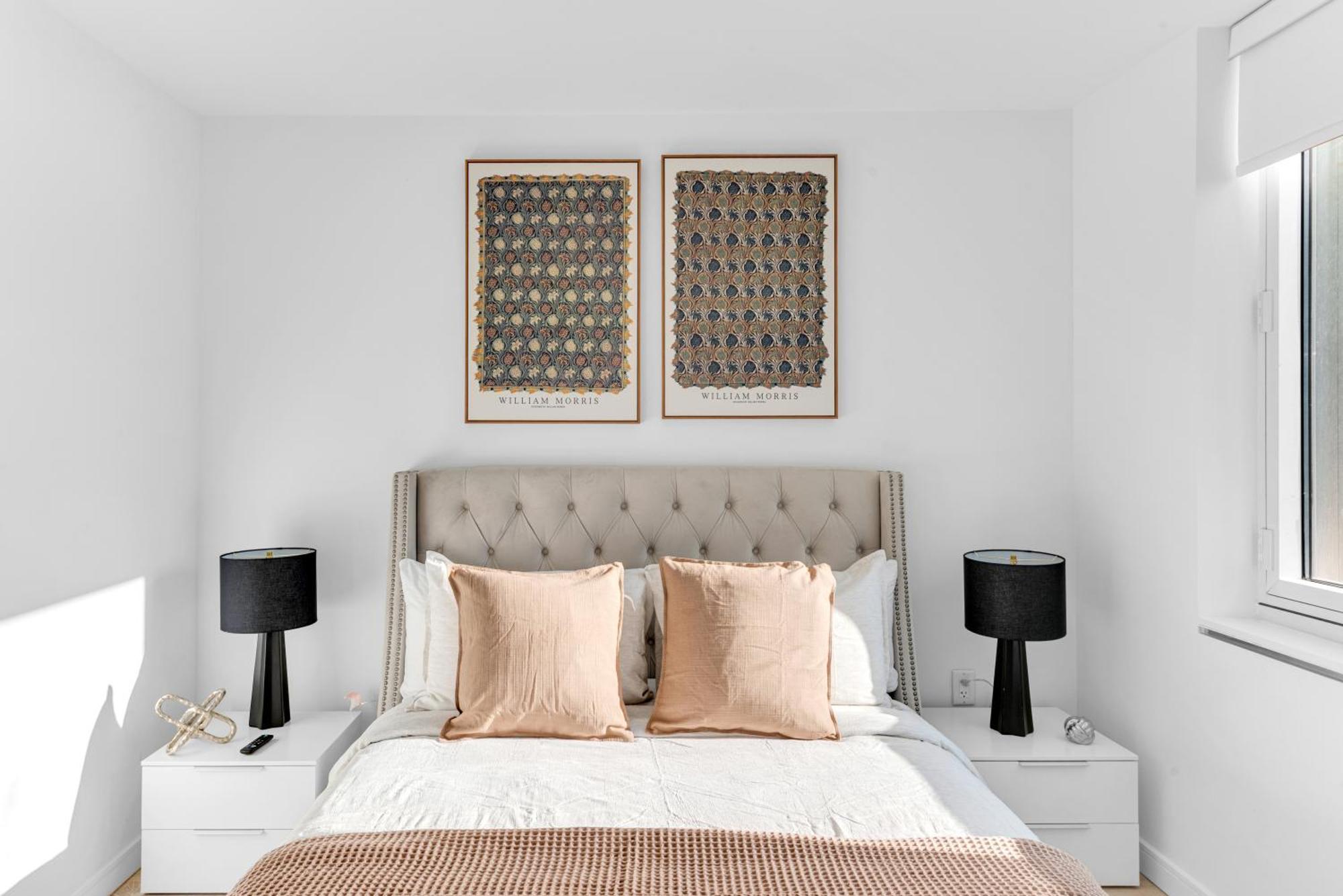 Lavish Two-story Retreat In The Heart Of Manhattan *