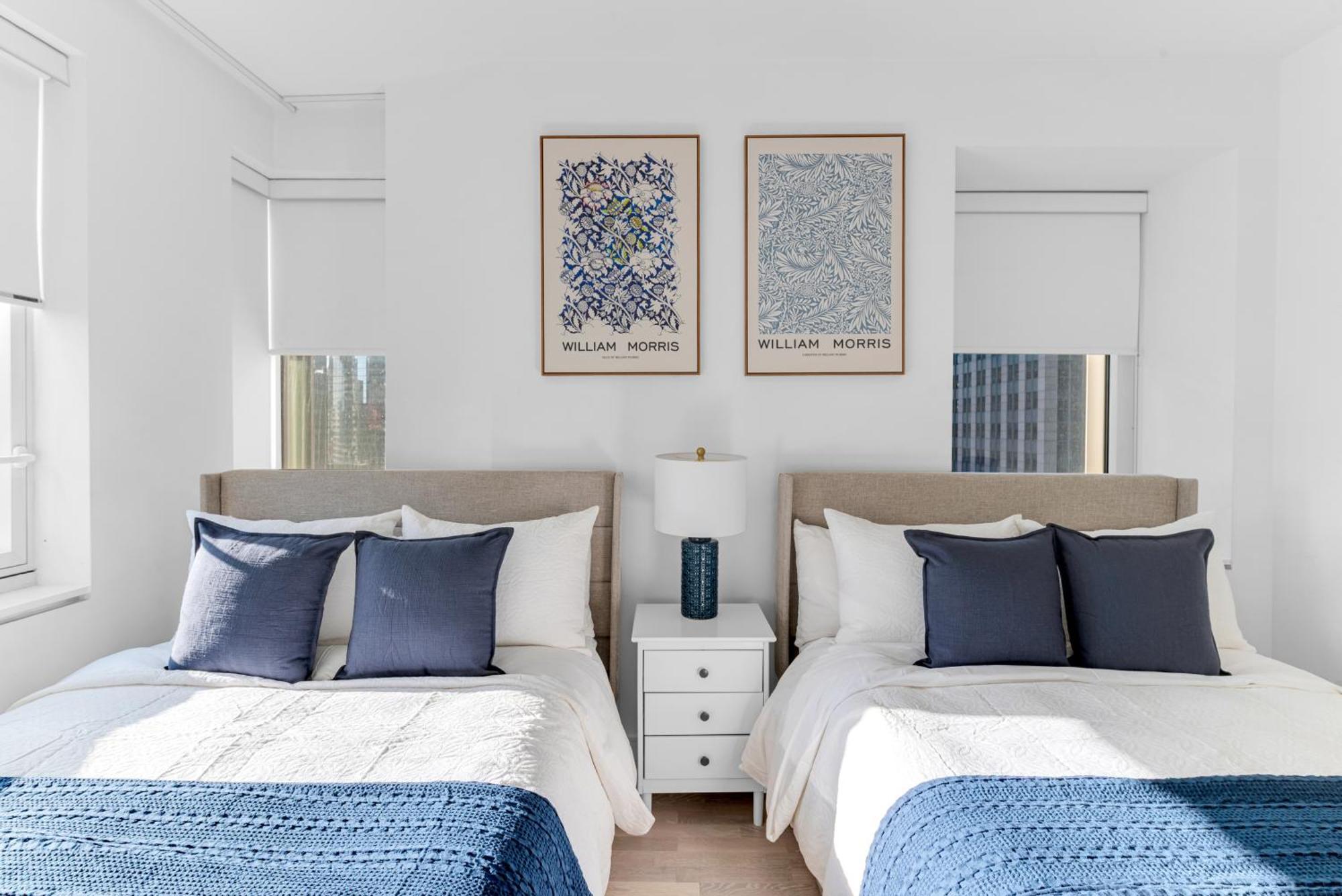 Apartment Lavish Two-story Retreat In The Heart Of Manhattan *