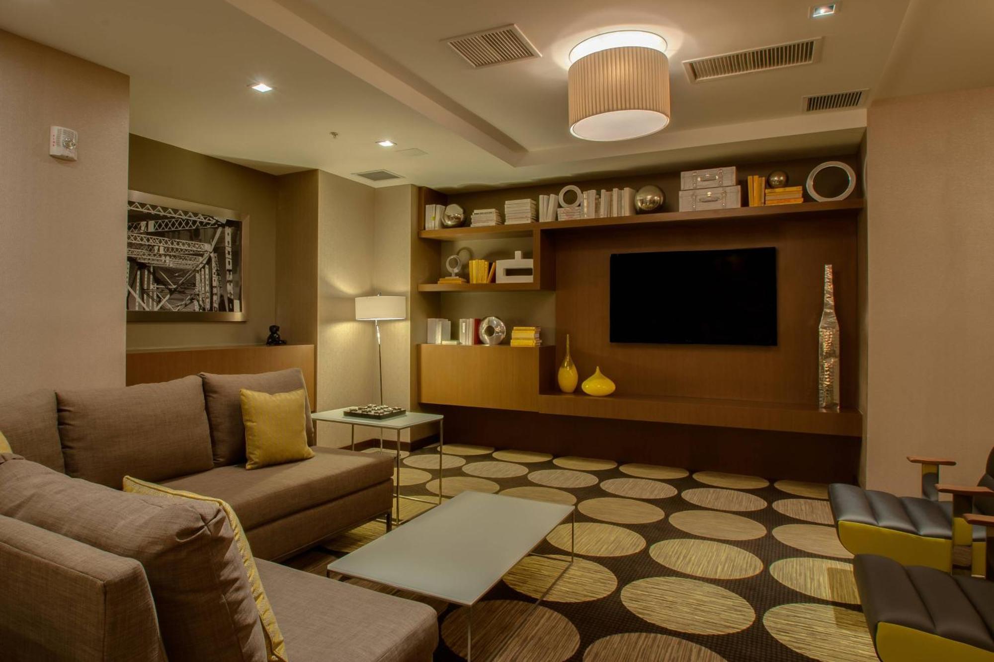 By Marriott Manhattan/ Midtown Eastside