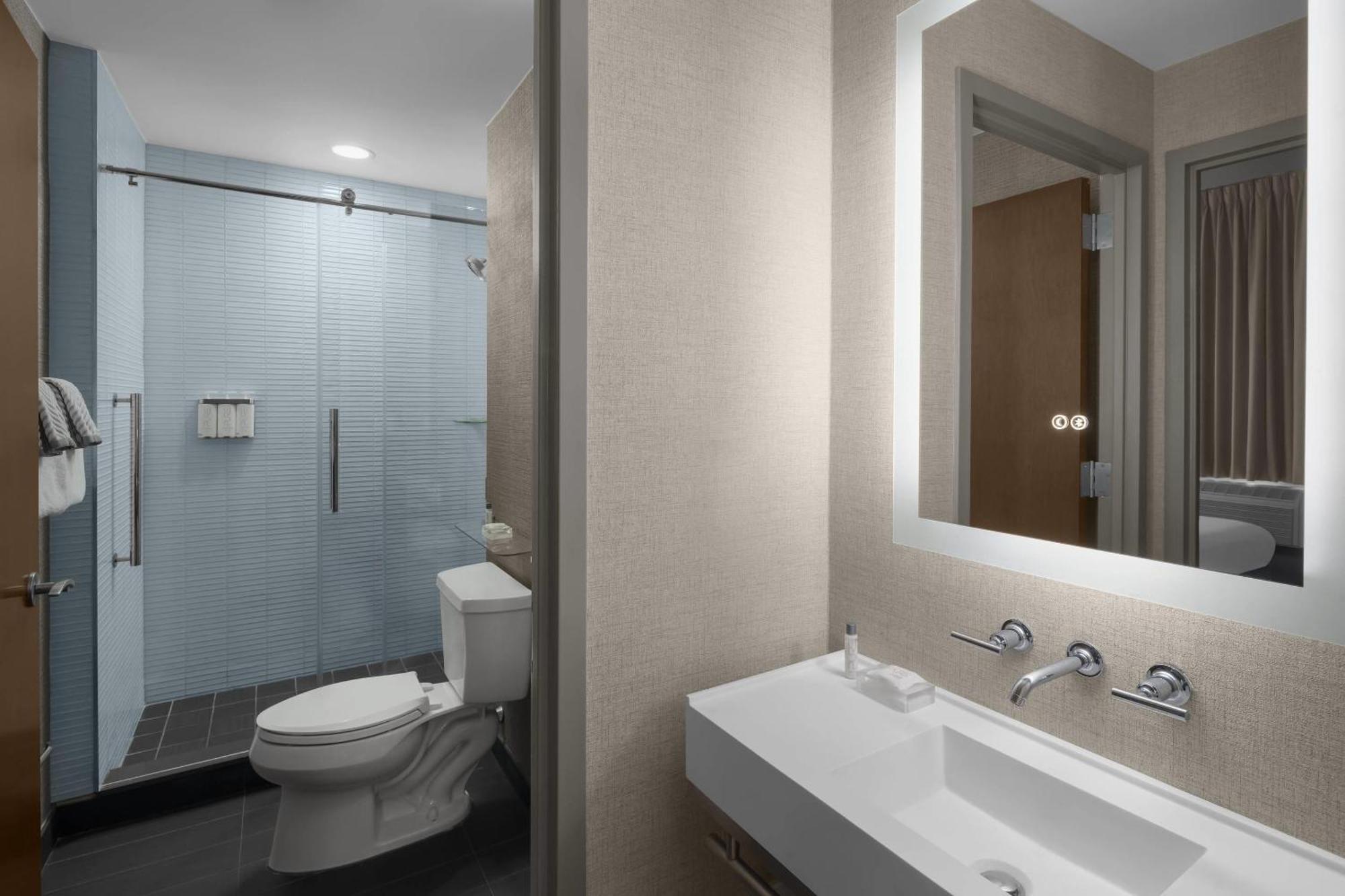 Cambria - Chelsea Hotel