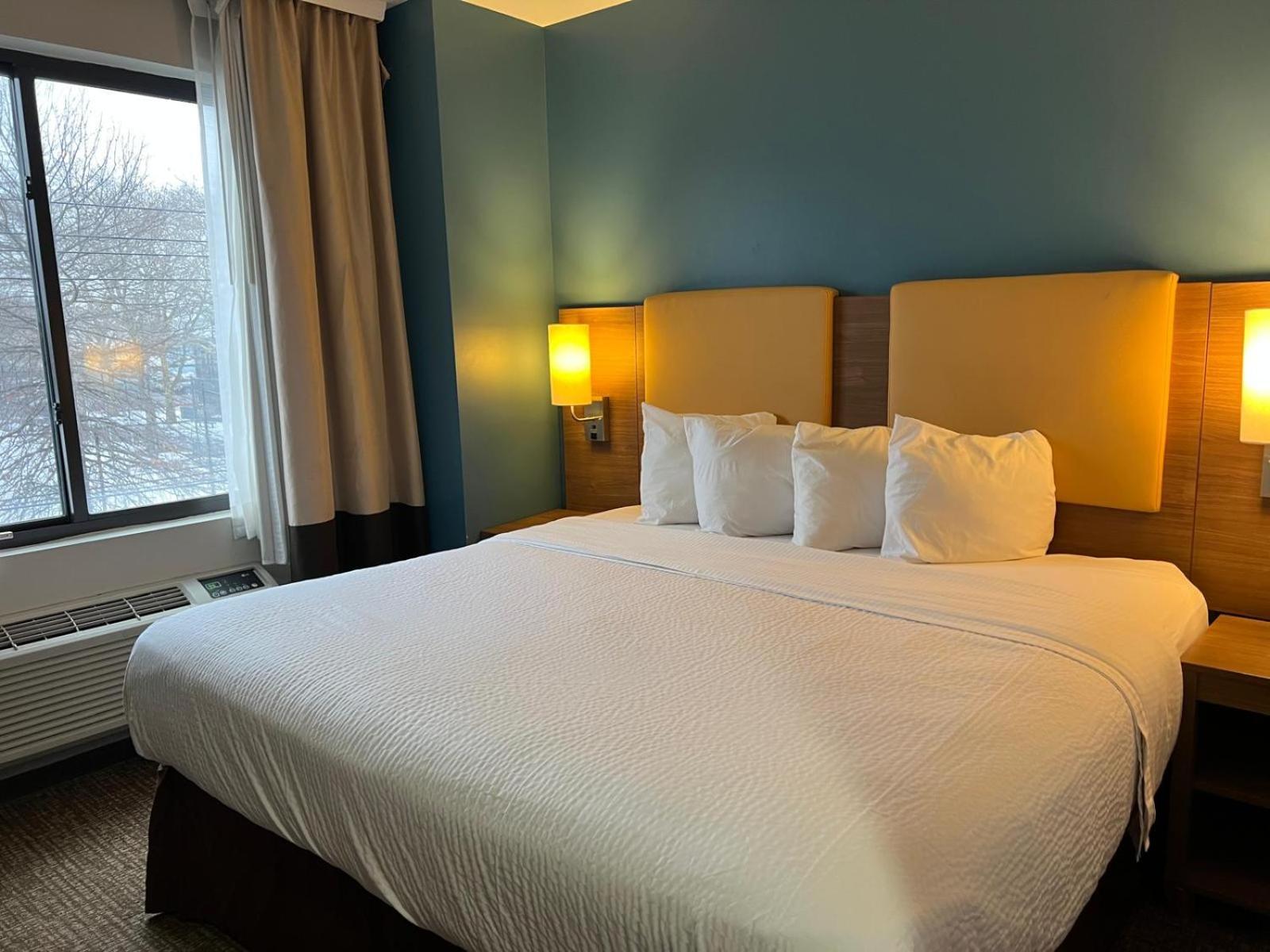 Days By Wyndham Brooklyn Marine Park