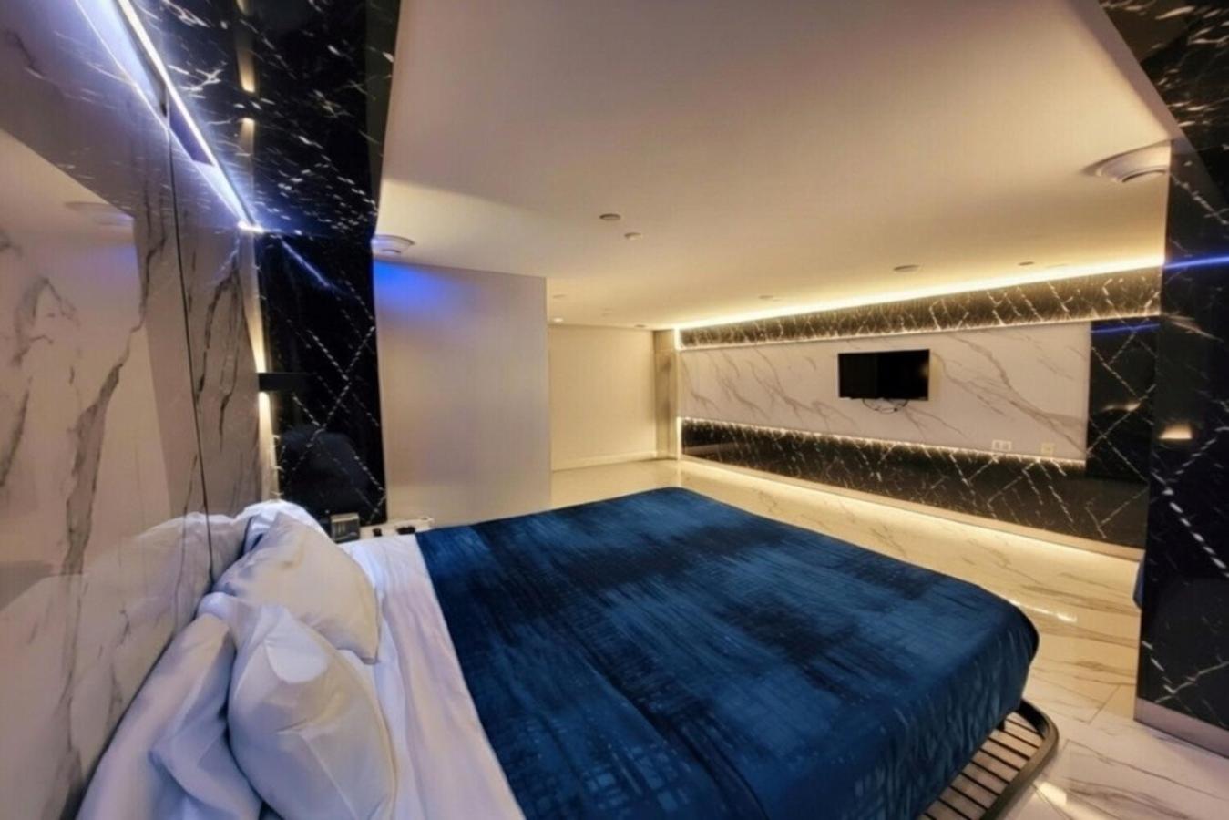 Umbrella Brooklyn - Newly Renovated 3* New York