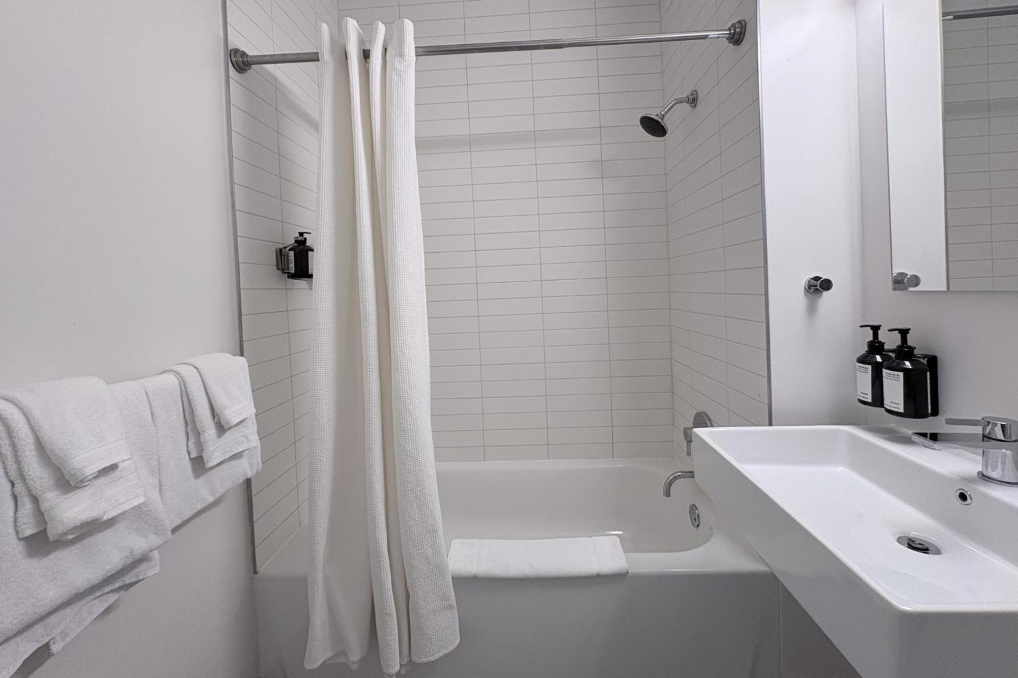 Court Square Long Island , Belvilla District 6 Formerly Sonder