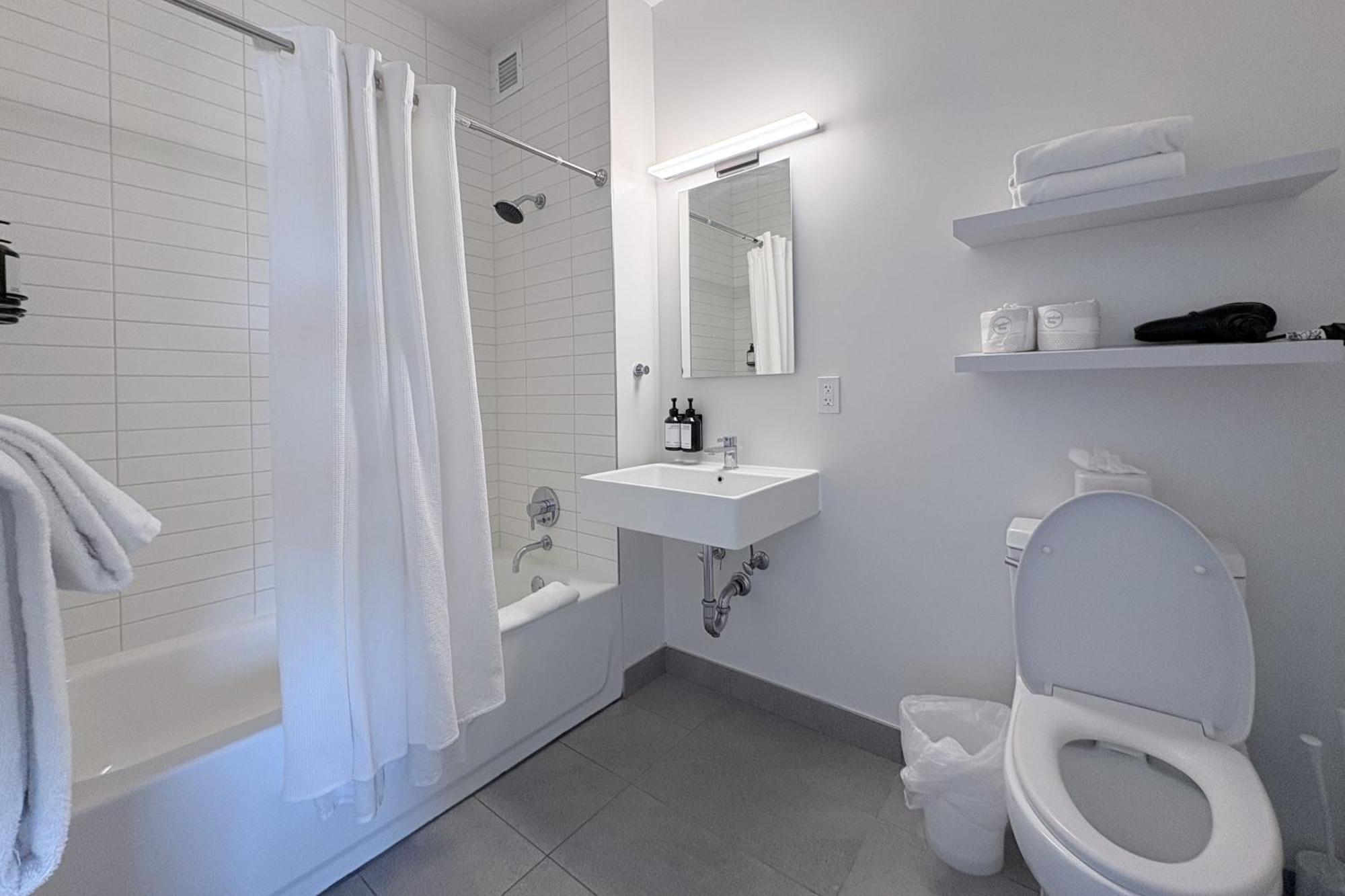 Hotel Court Square Long Island , Belvilla District 6 Formerly Sonder