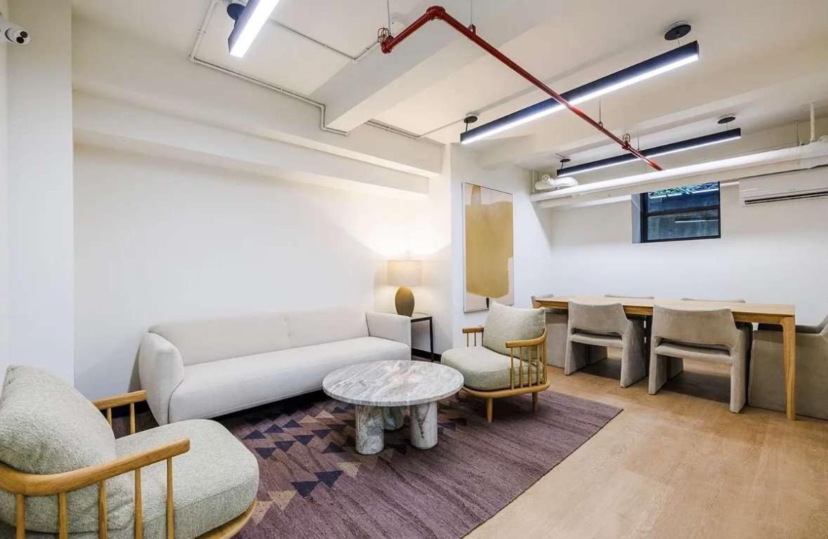 52-3de Newly Renovated 2br Bth Midtown East New York