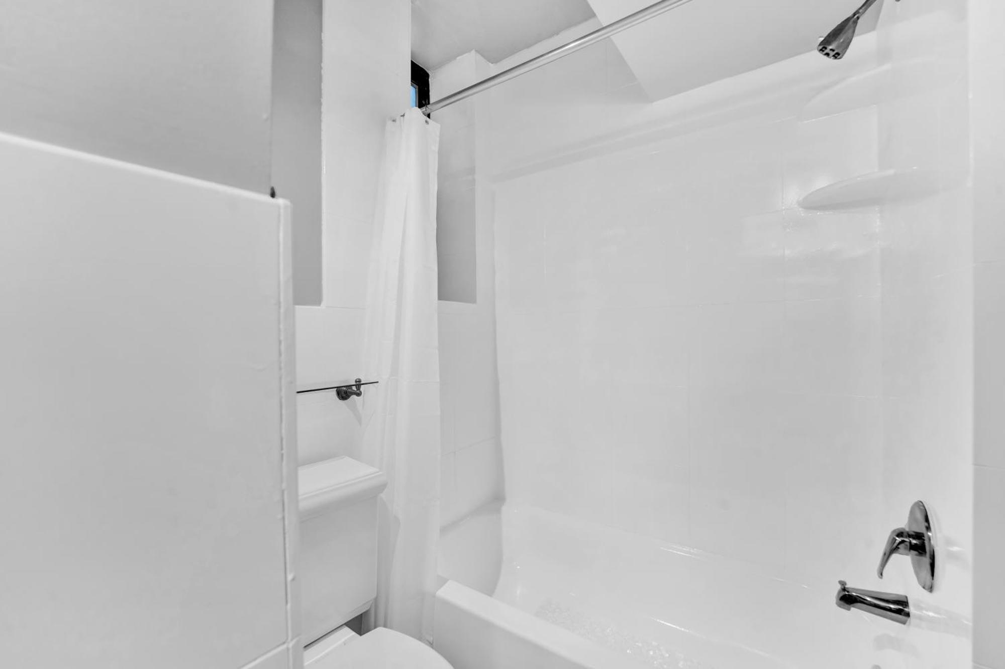 Gramercy - 3br 2ba Modern Apartment