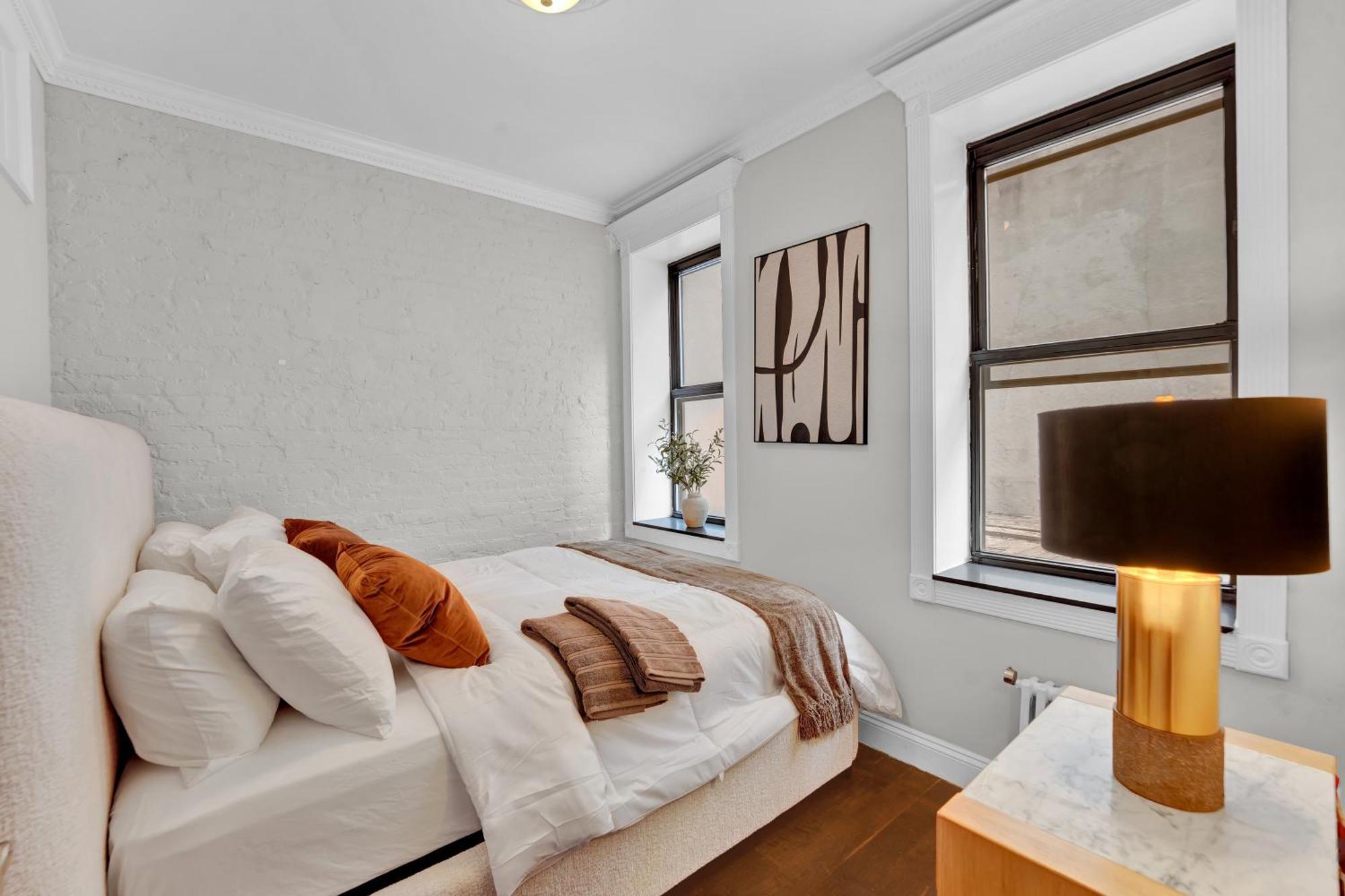 Gramercy - 3br 2ba Modern *