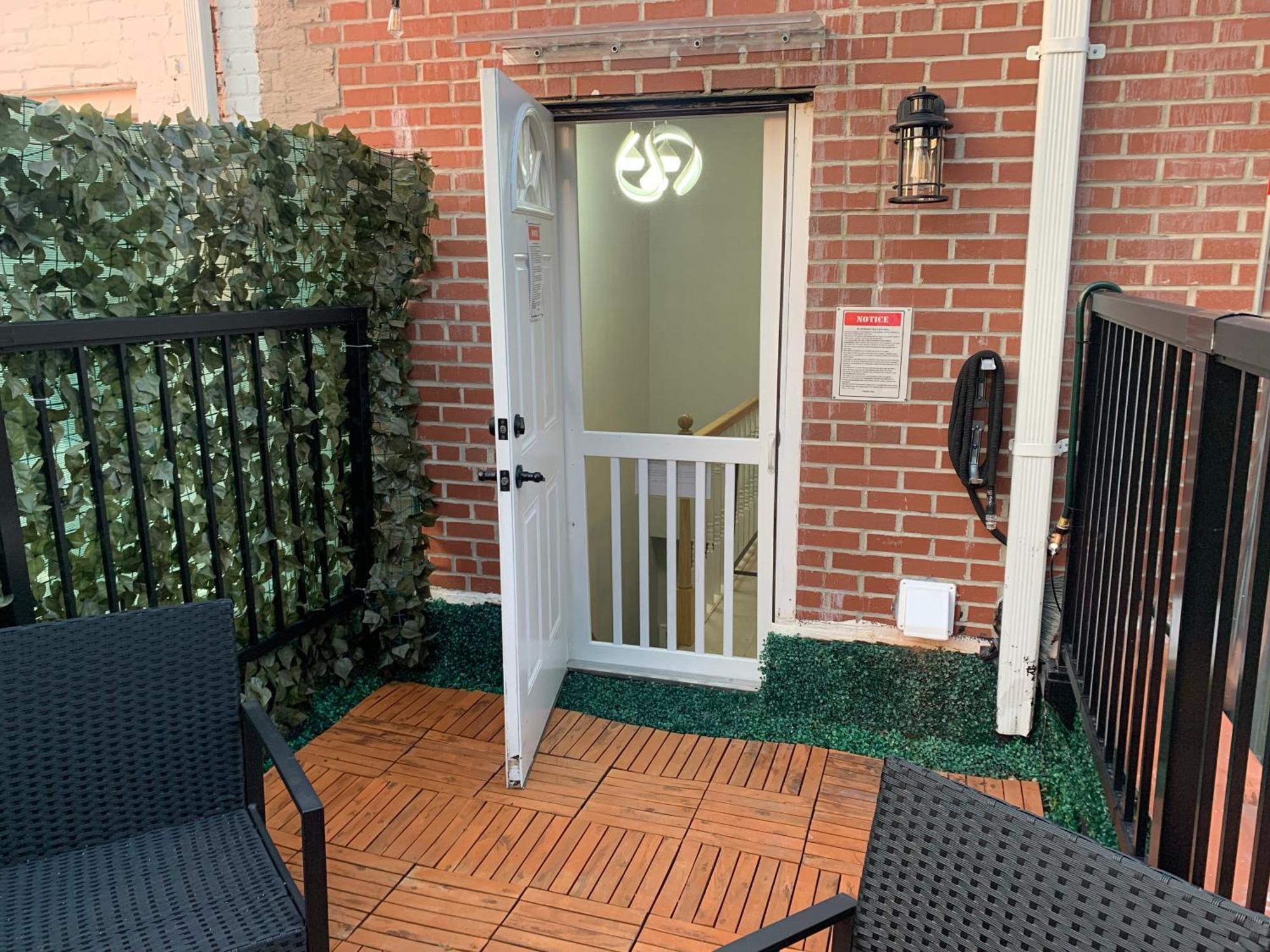 East Ny Urban Escape Homestay *