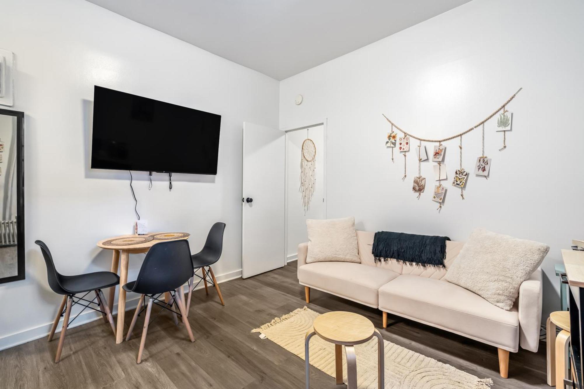 Guest house The Ultimate Nyc Base 1br Near Times Sq & Columbus Circle