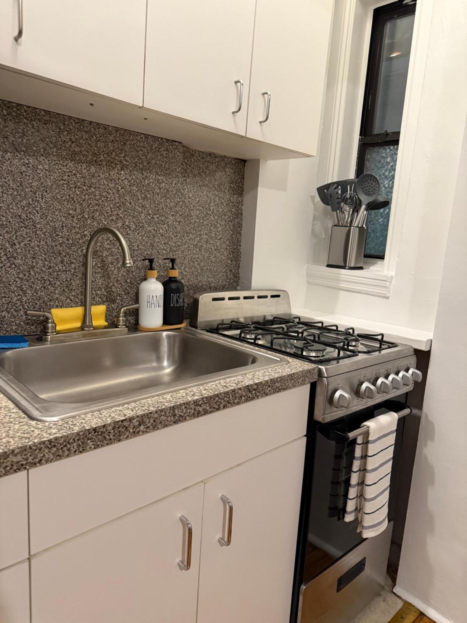 The Broadway Escape - Private In Times Square Guest house