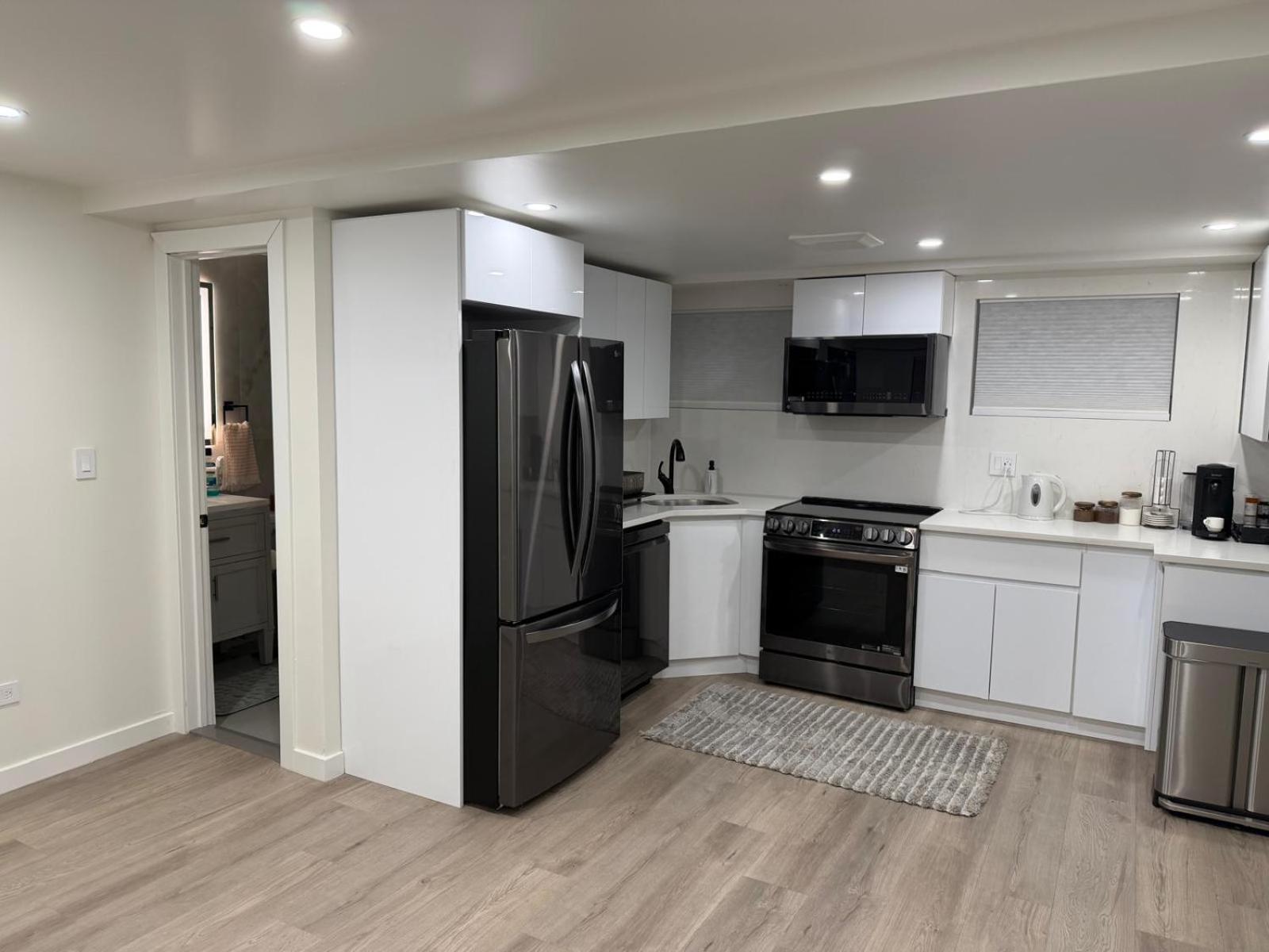 Pelham Parkway North * New York