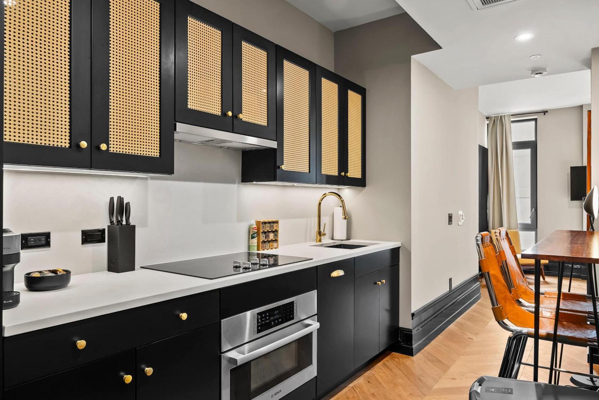 Freeman 801 By Rove Travel - With Shared Amenities