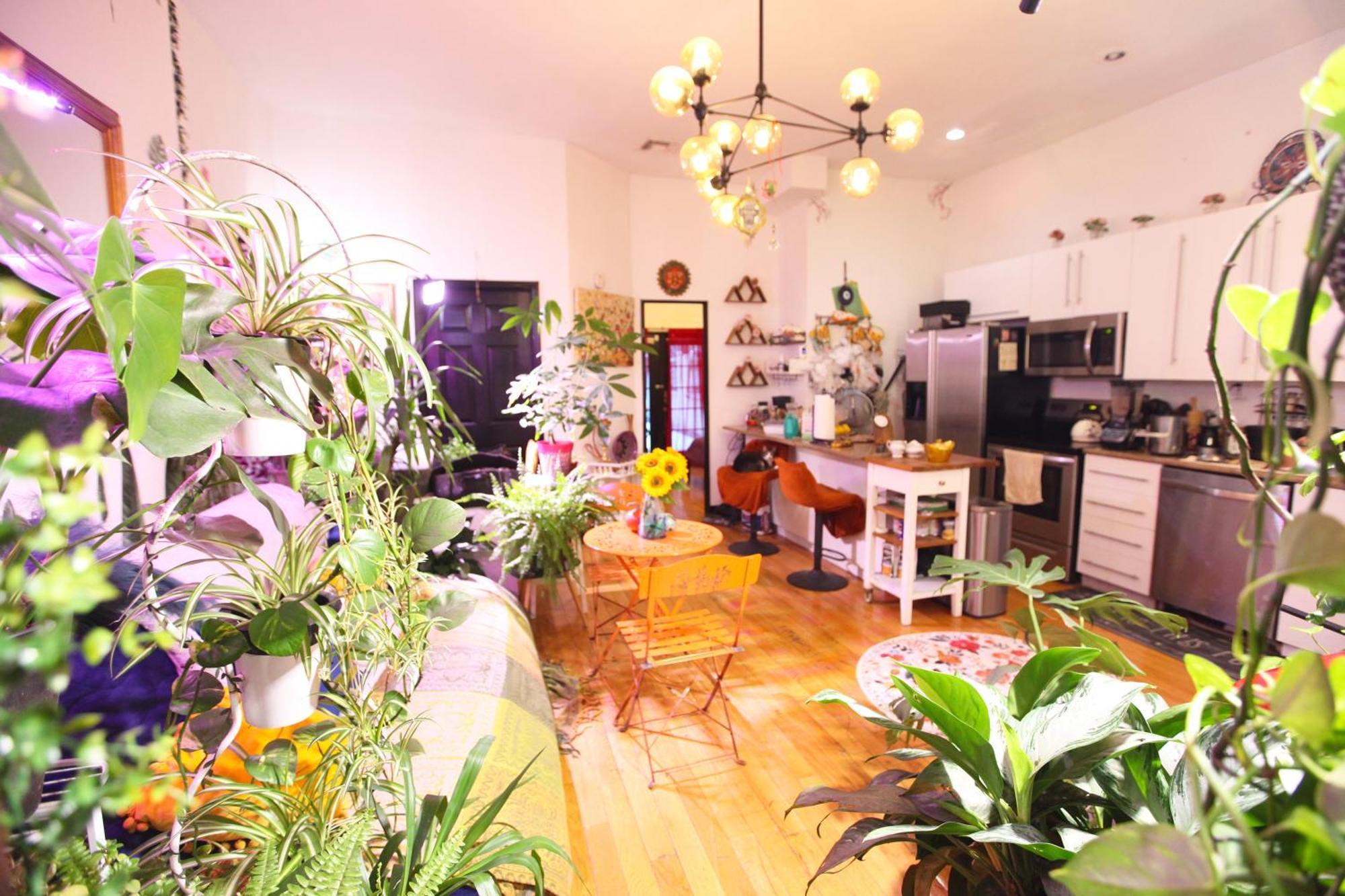 Homestay Beautiful And Spacious In Times Square! *
