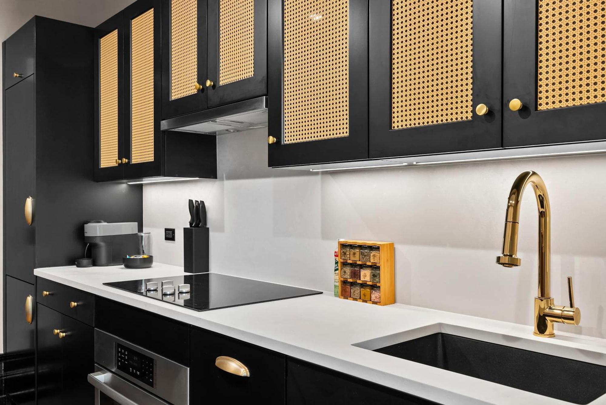 Freeman 801 By Rove Travel - With Shared Amenities * New York