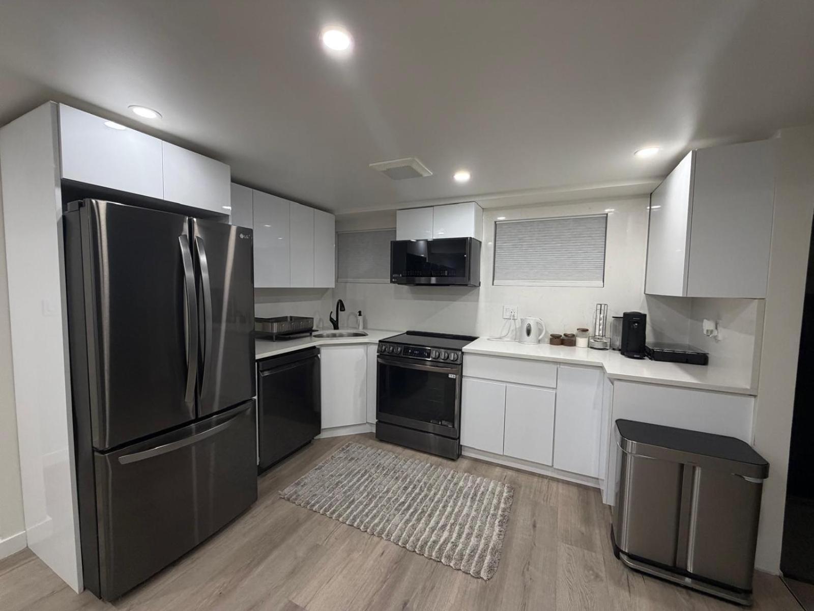 Pelham Parkway North *