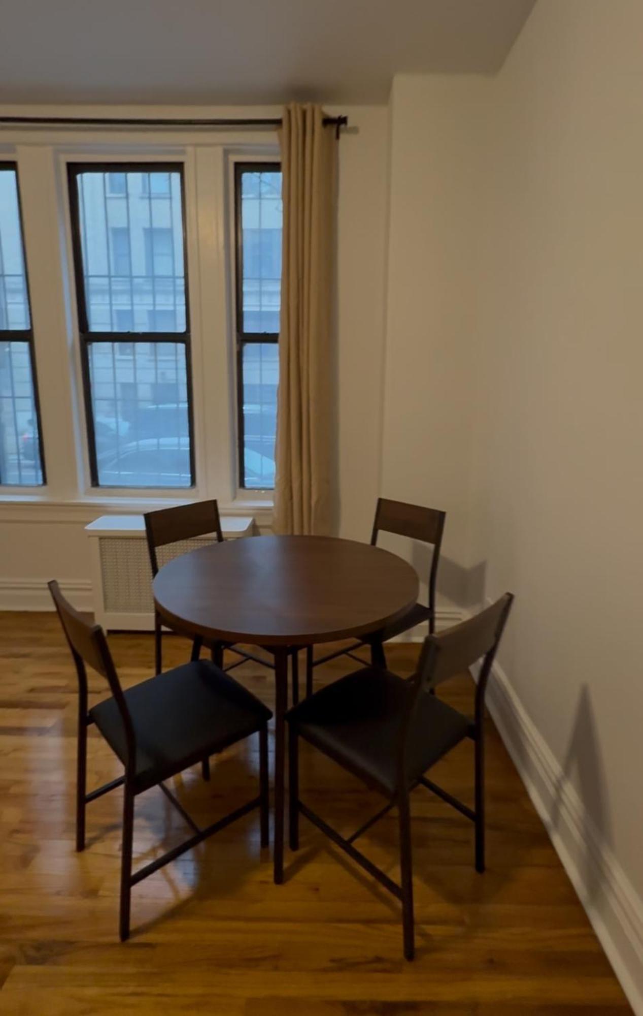 The Broadway Escape - Private In Times Square Guest house