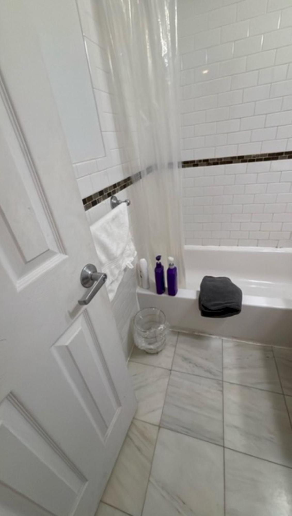 Trendy 5-bedroom In Nyc Prime Location Holiday home New York