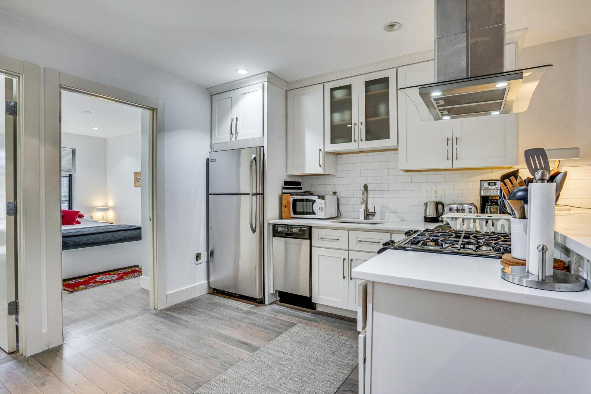 Holiday home Shared Yard Space! Garden-level Unit In Bed-stuy