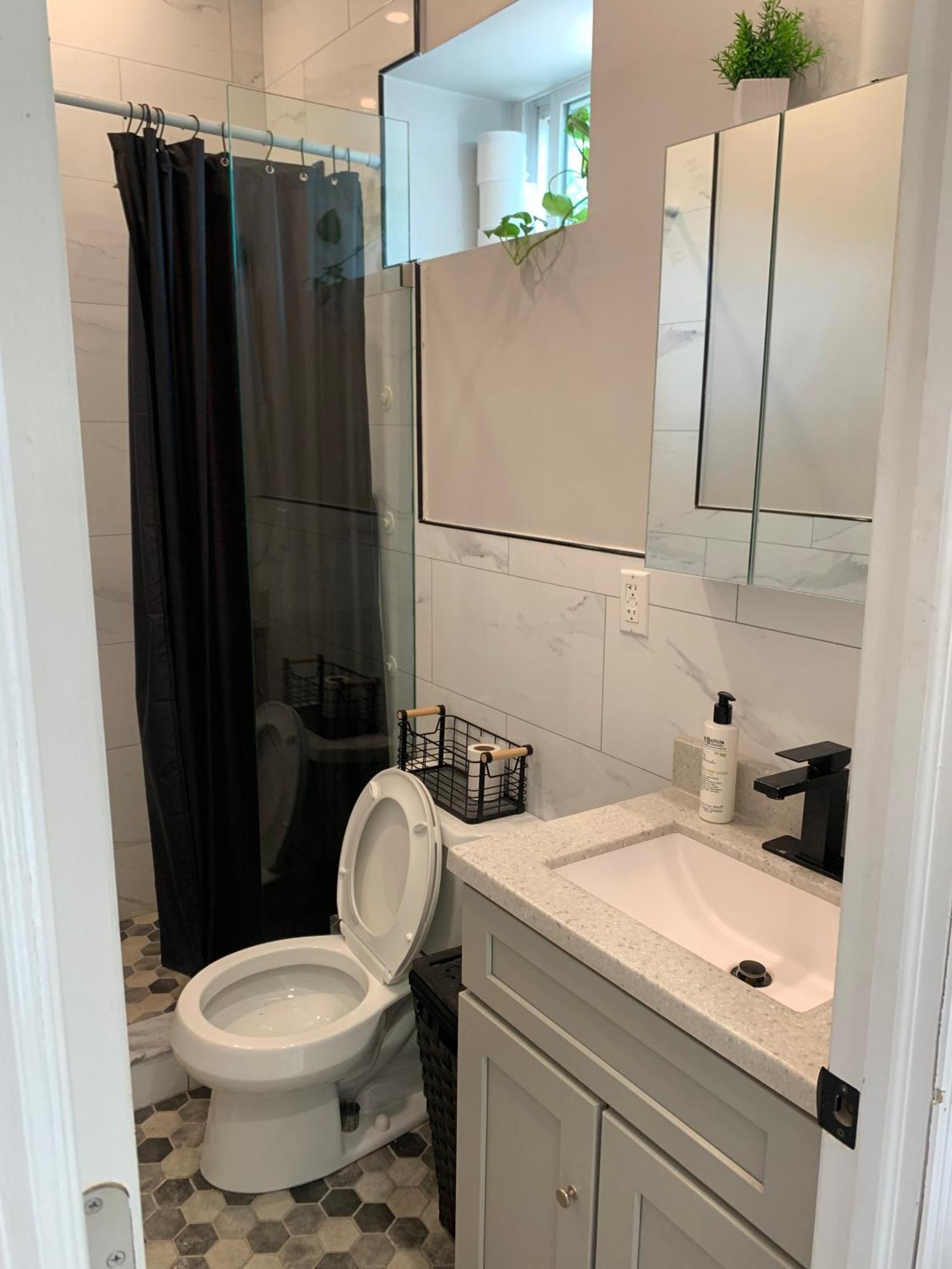 East Ny Urban Escape Homestay *