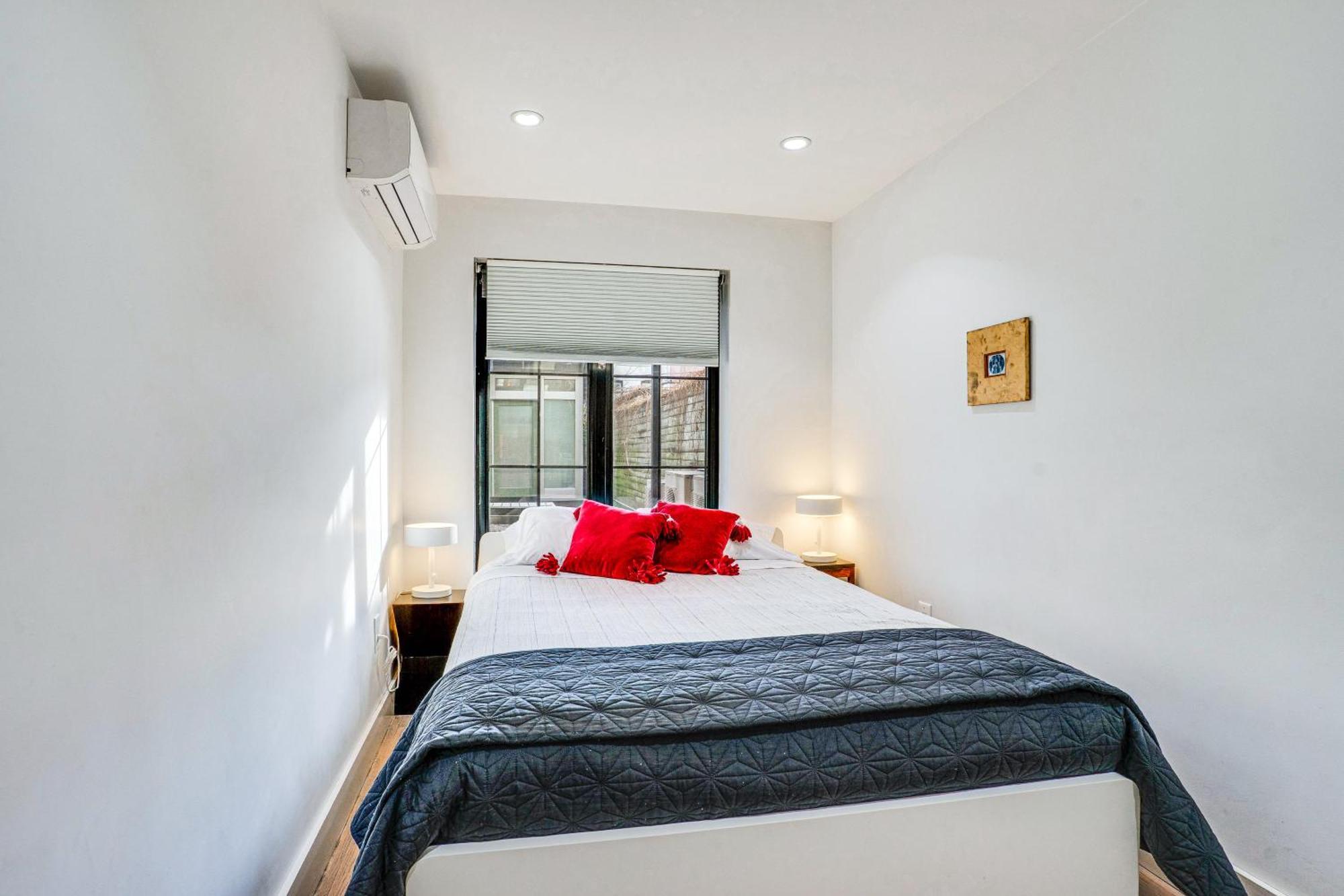 Shared Yard Space! Garden-level Unit In Bed-stuy Holiday home