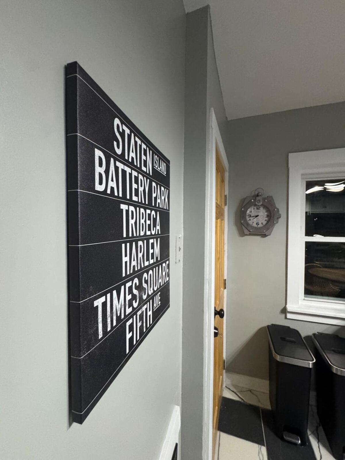 Staten Luxe, Modern Close To Nj, Nyc And Brooklyn! Holiday home