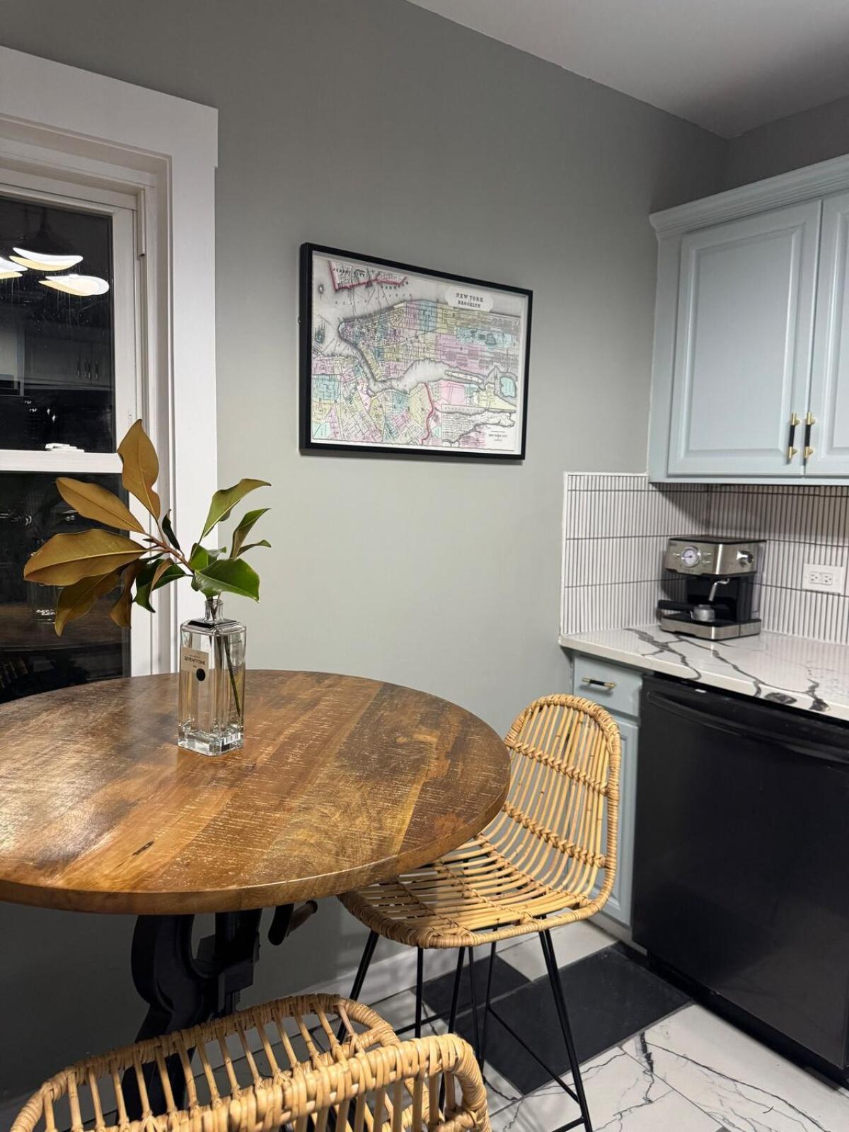 Staten Luxe, Modern Close To Nj, Nyc And Brooklyn! Holiday home