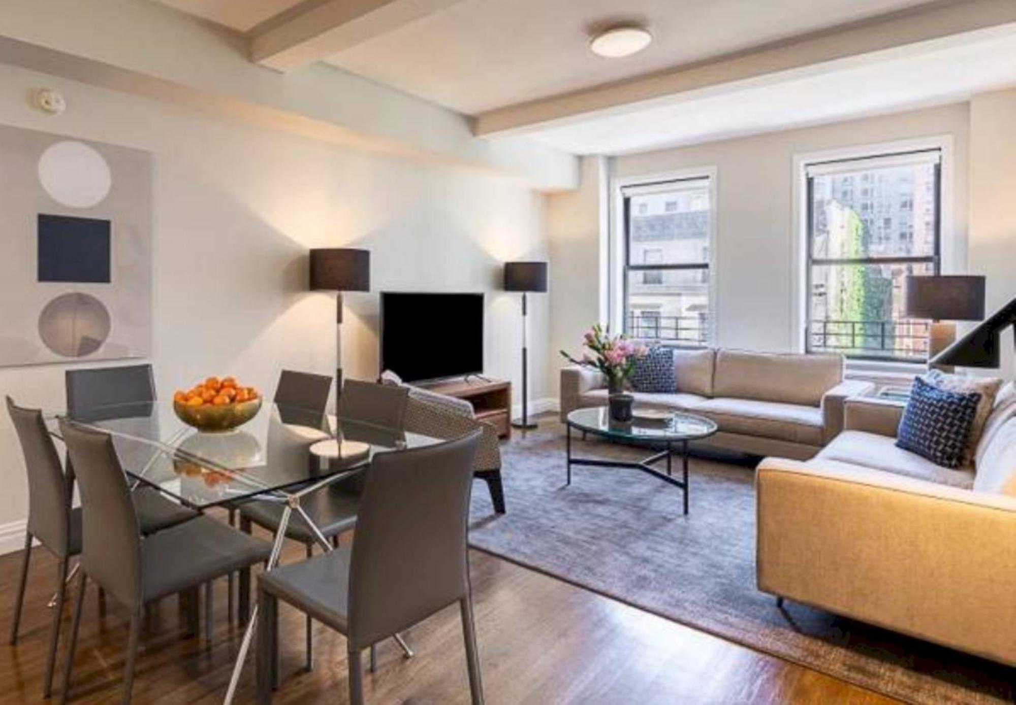 Spacious 3 Bed 3 Bath Unit In Upper East Side Apartment