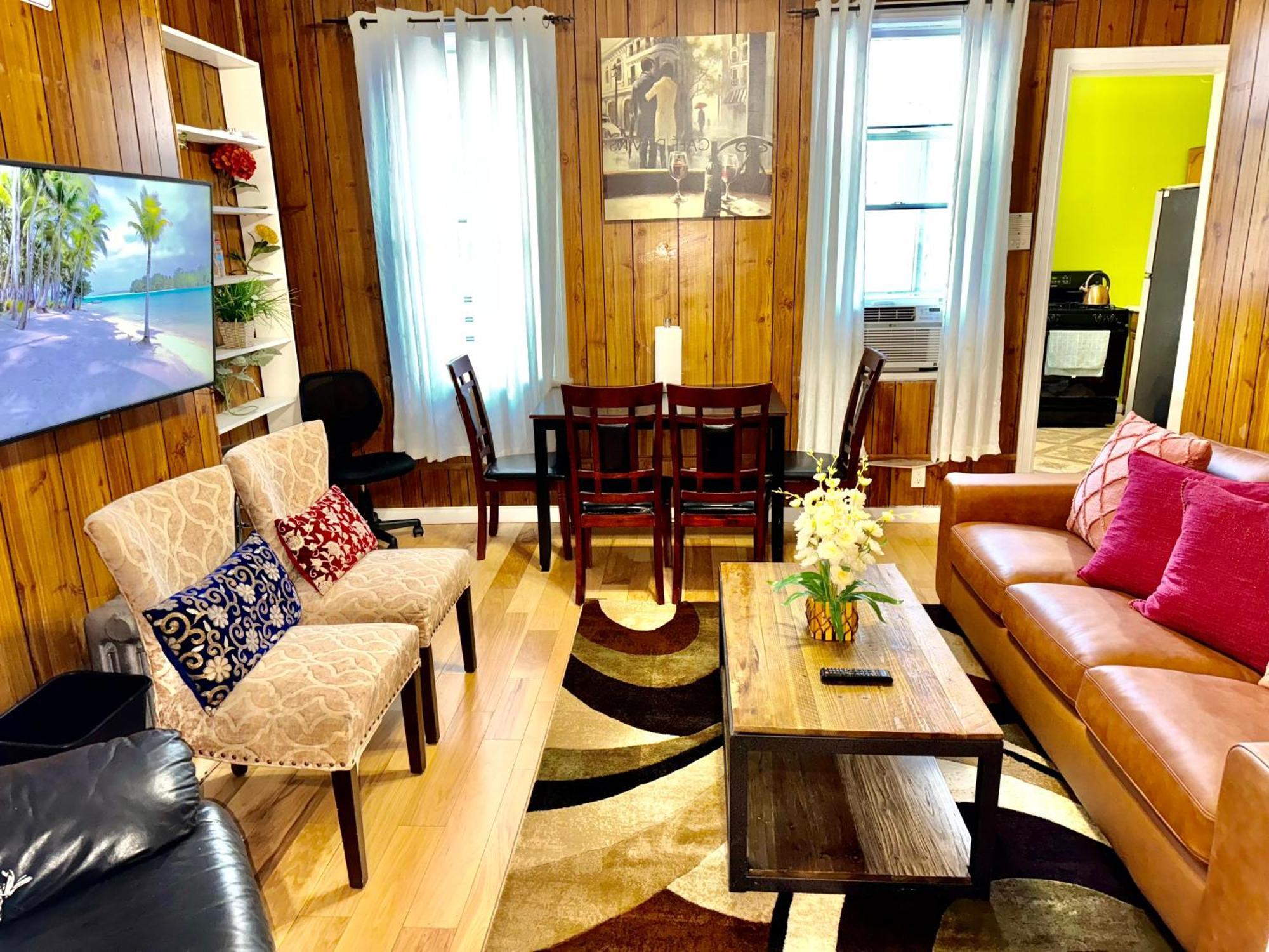 Apartment 3 Bedroom In Lic, 2 Stops To Manhattan! *