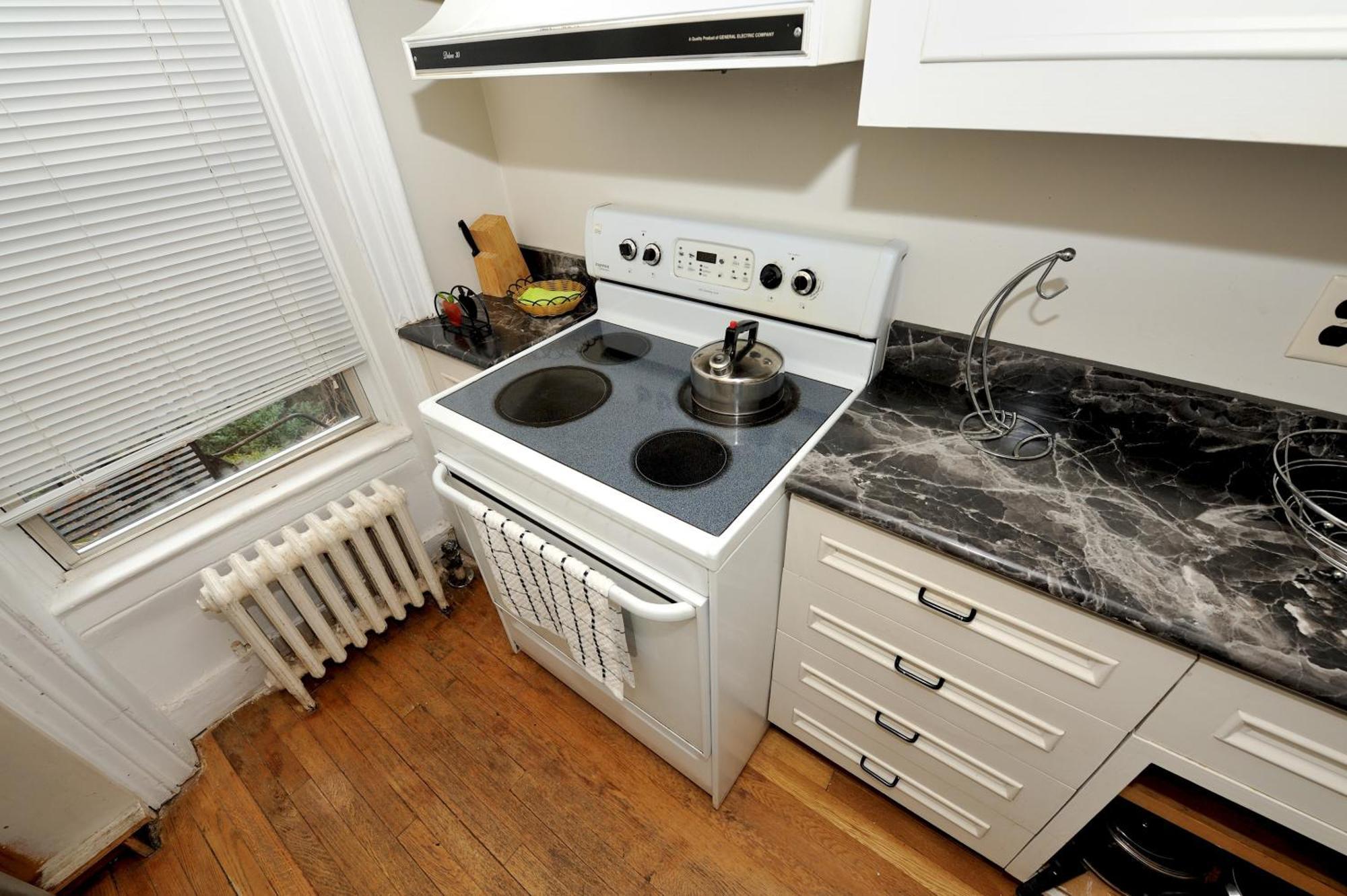 Comfy 3 Bedroom 1 Bath In Nyc Apartment