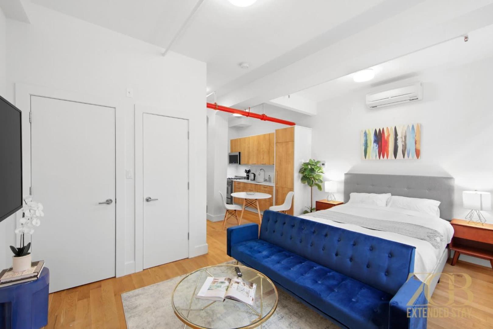 Apartment Beautifully Renovated In Prime Manhattan New York