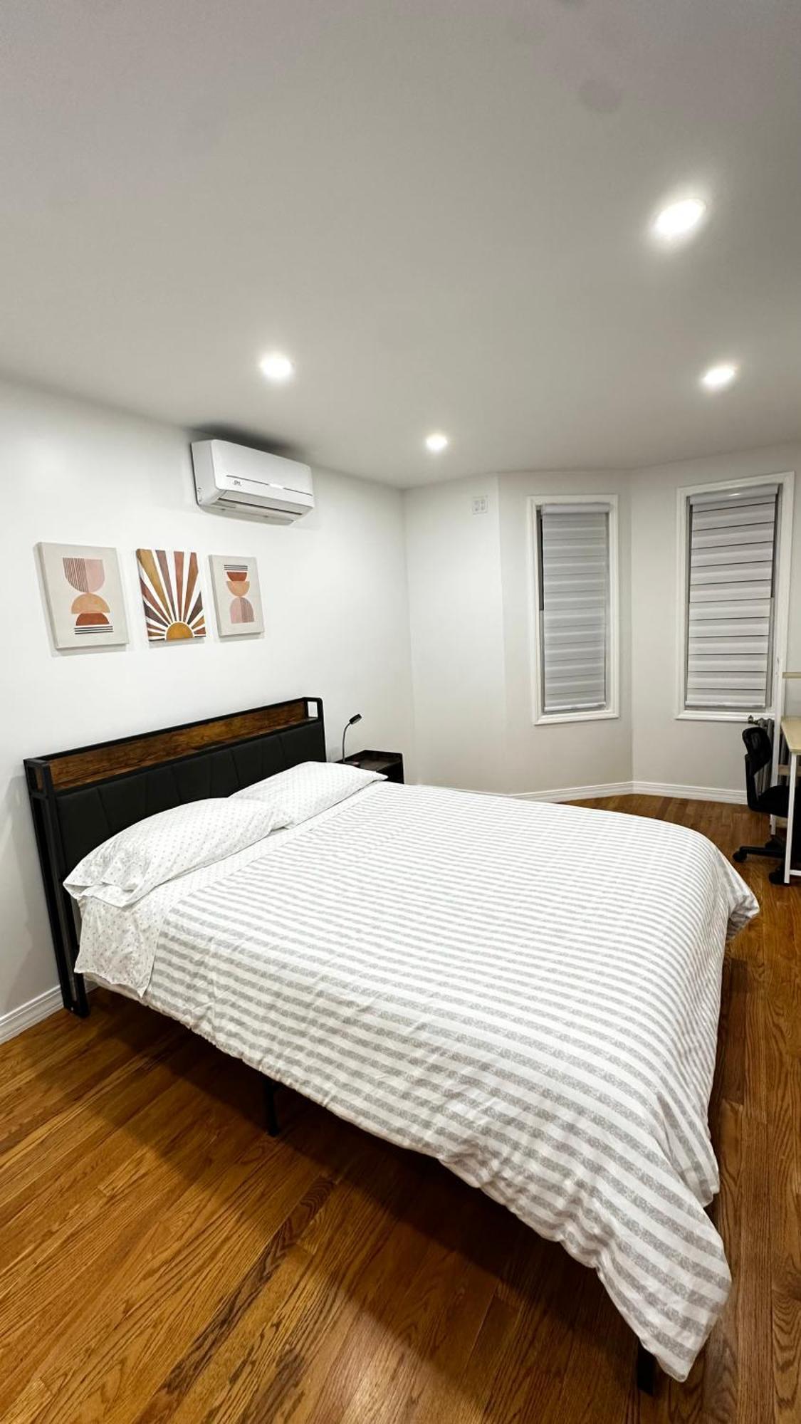 Cozy 2-person Near Jfk Airport & Shopping Area Apartment *